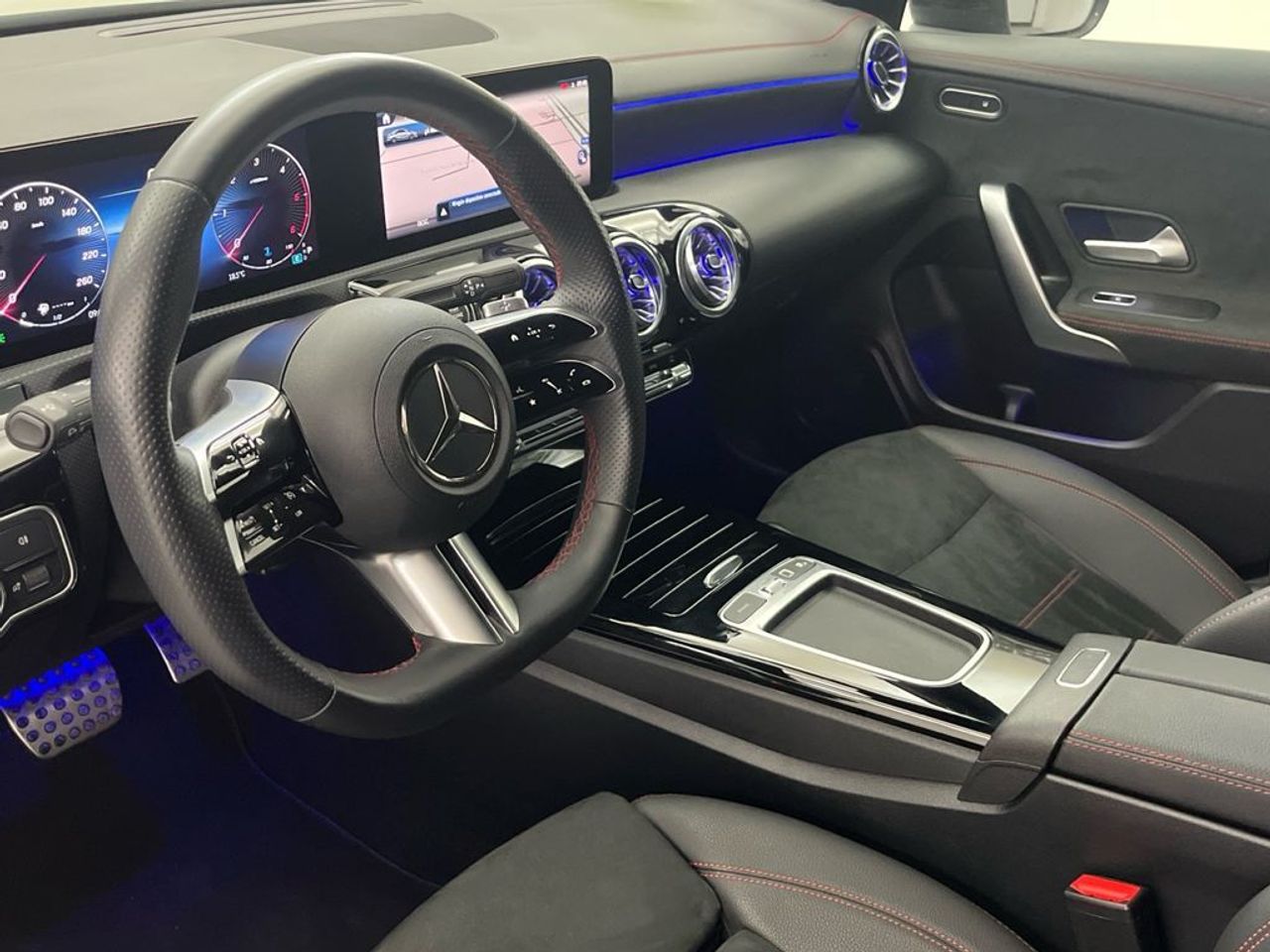 Mercedes CLA 220 d Coupé - Foto 2