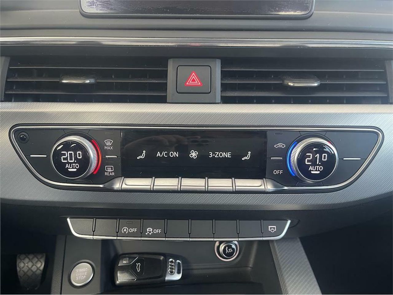 Audi A4 2.0 TDI clean d 150CV S line edition - Foto 2