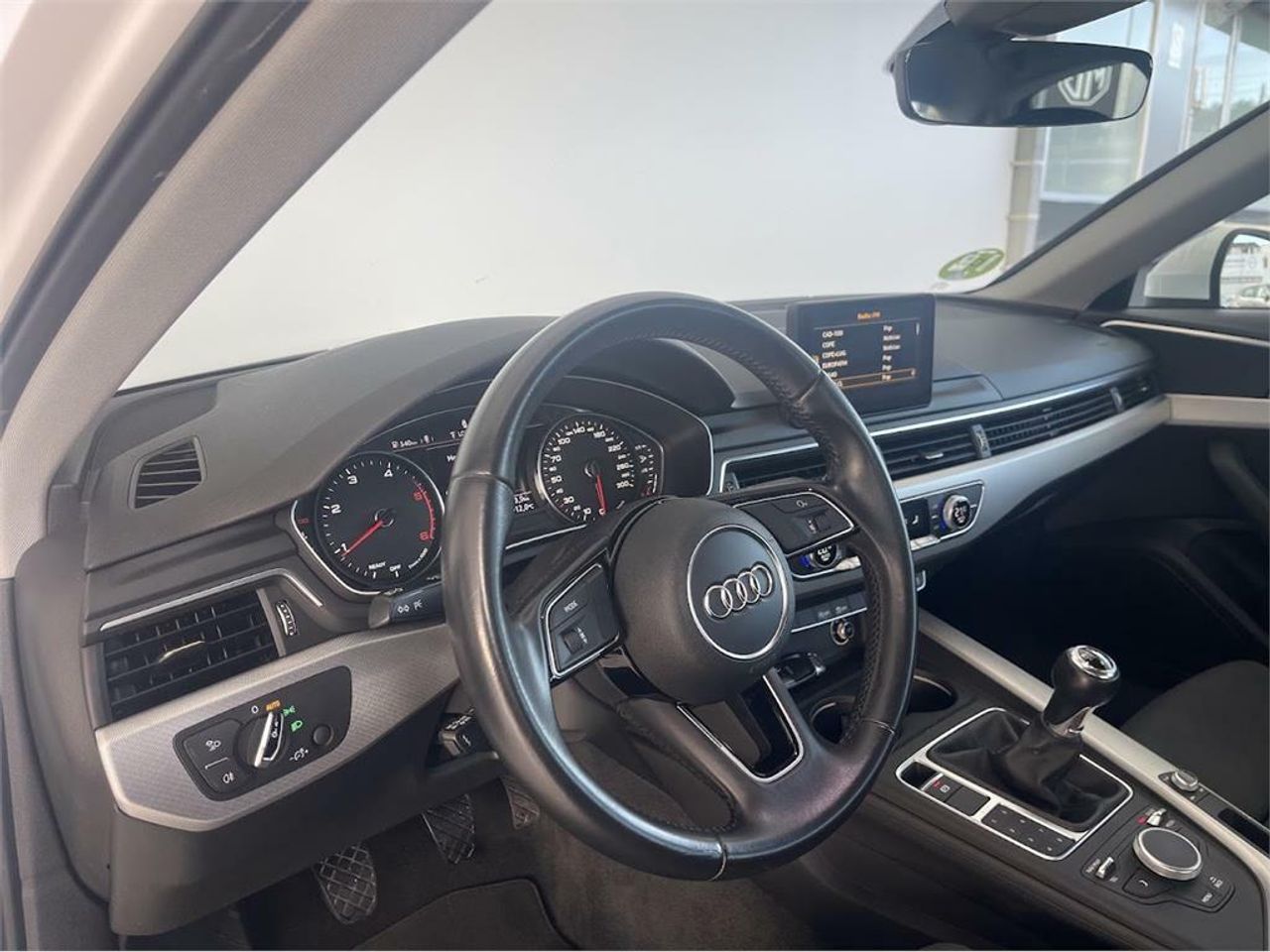 Audi A4 2.0 TDI clean d 150CV S line edition - Foto 2