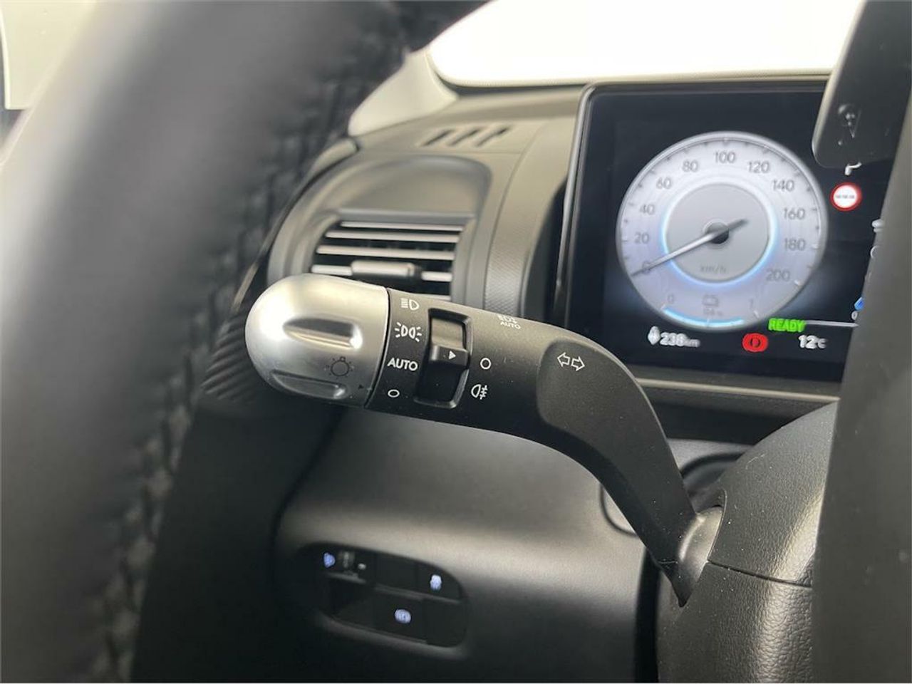 Hyundai Inster 42KWH 71KW (97CV) Klass - Foto 2