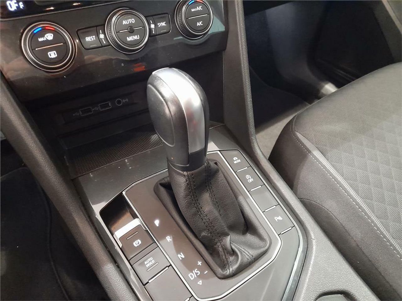 Volkswagen Tiguan R-Line 2.0 TDI 110kW (150CV) DSG - Foto 2