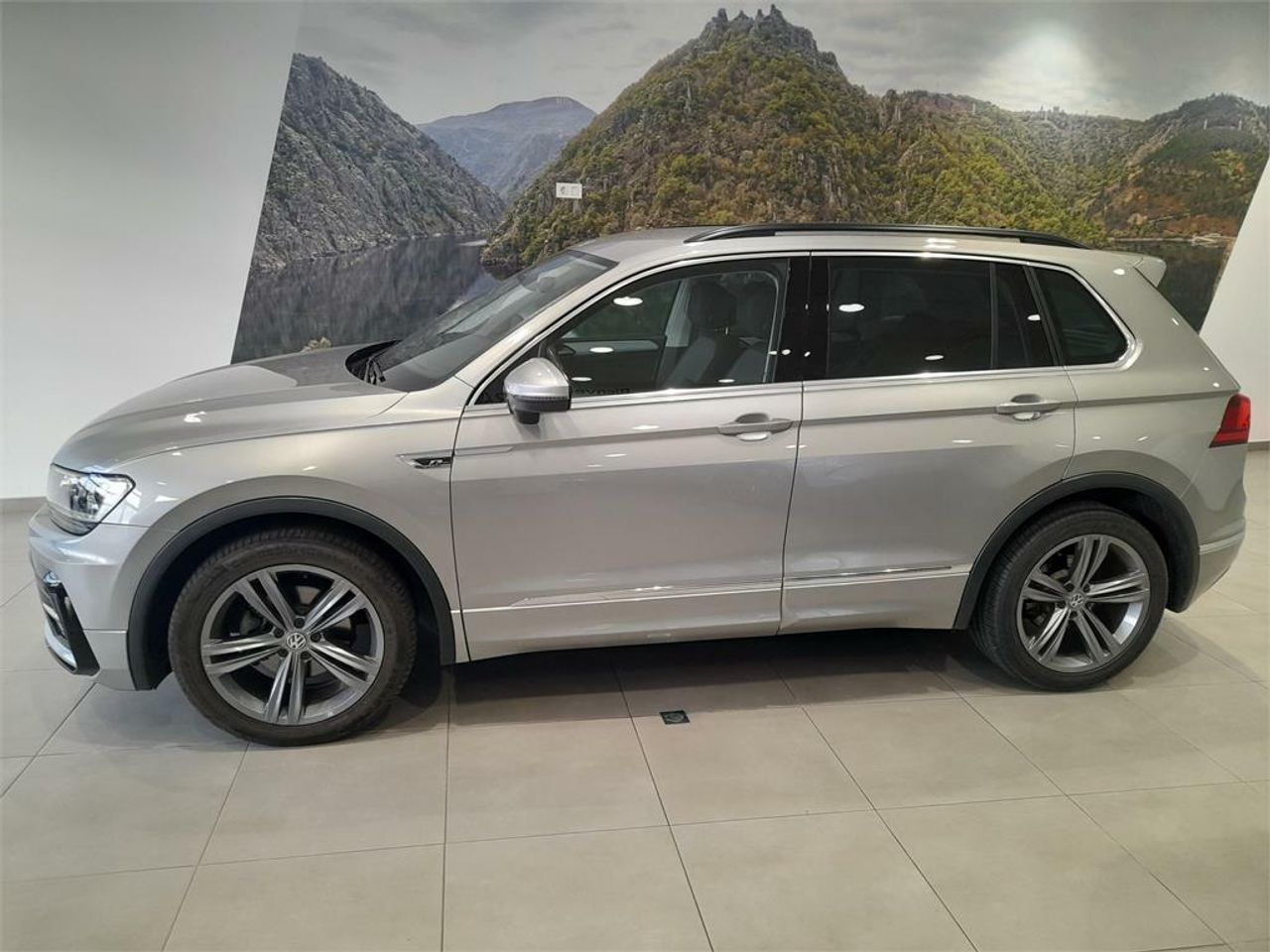 Volkswagen Tiguan R-Line 2.0 TDI 110kW (150CV) DSG - Foto 2
