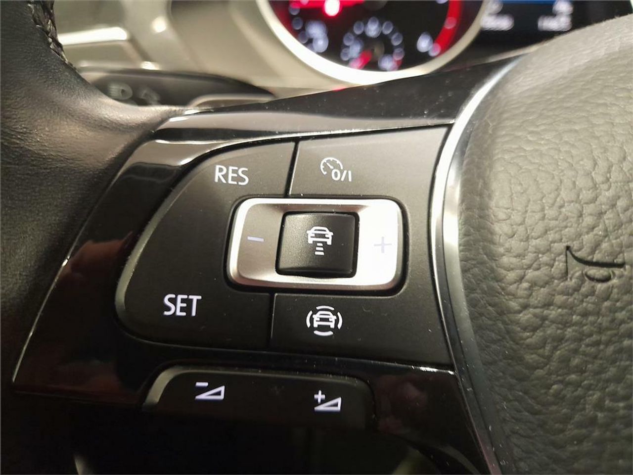 Volkswagen Tiguan R-Line 2.0 TDI 110kW (150CV) DSG - Foto 2