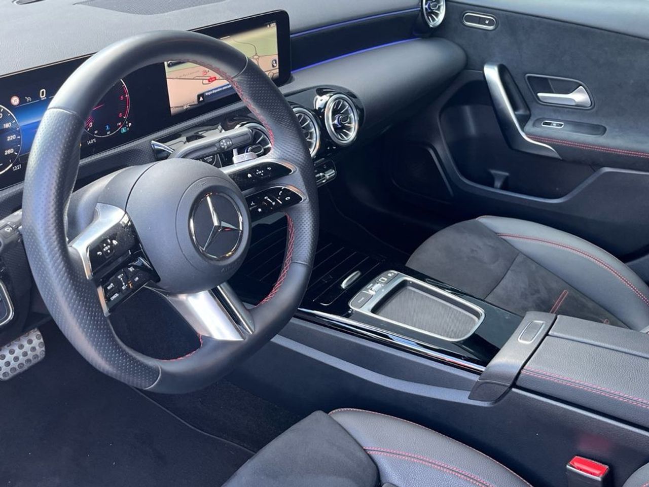 Mercedes Clase A 200 d AMG Line (EURO 6e) - Foto 2