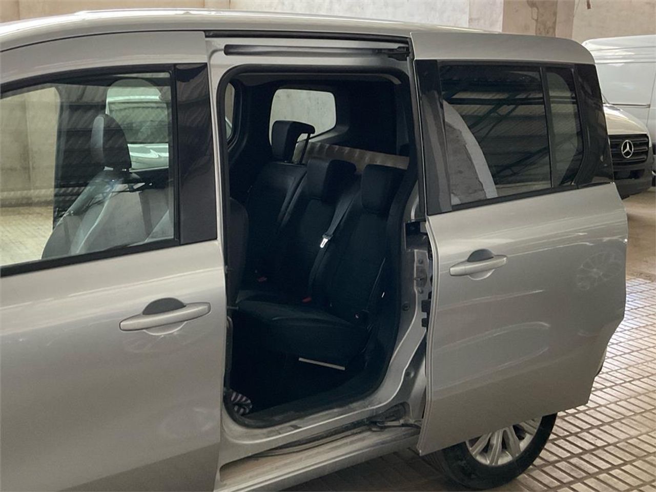 Mercedes Clase T 180 d - Foto 2