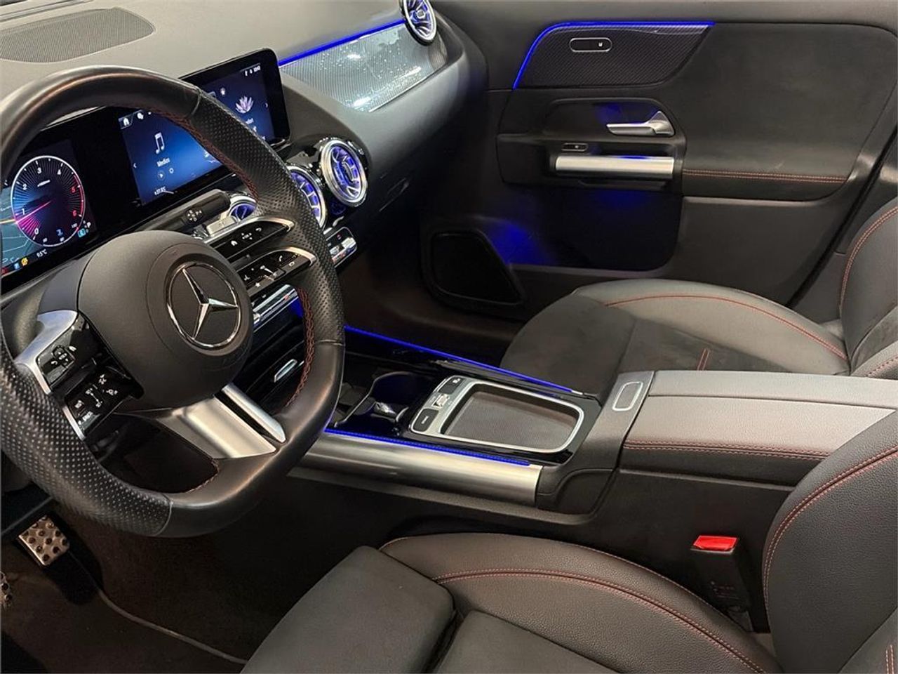 Mercedes GLA 220 D 4MATIC - foto 8