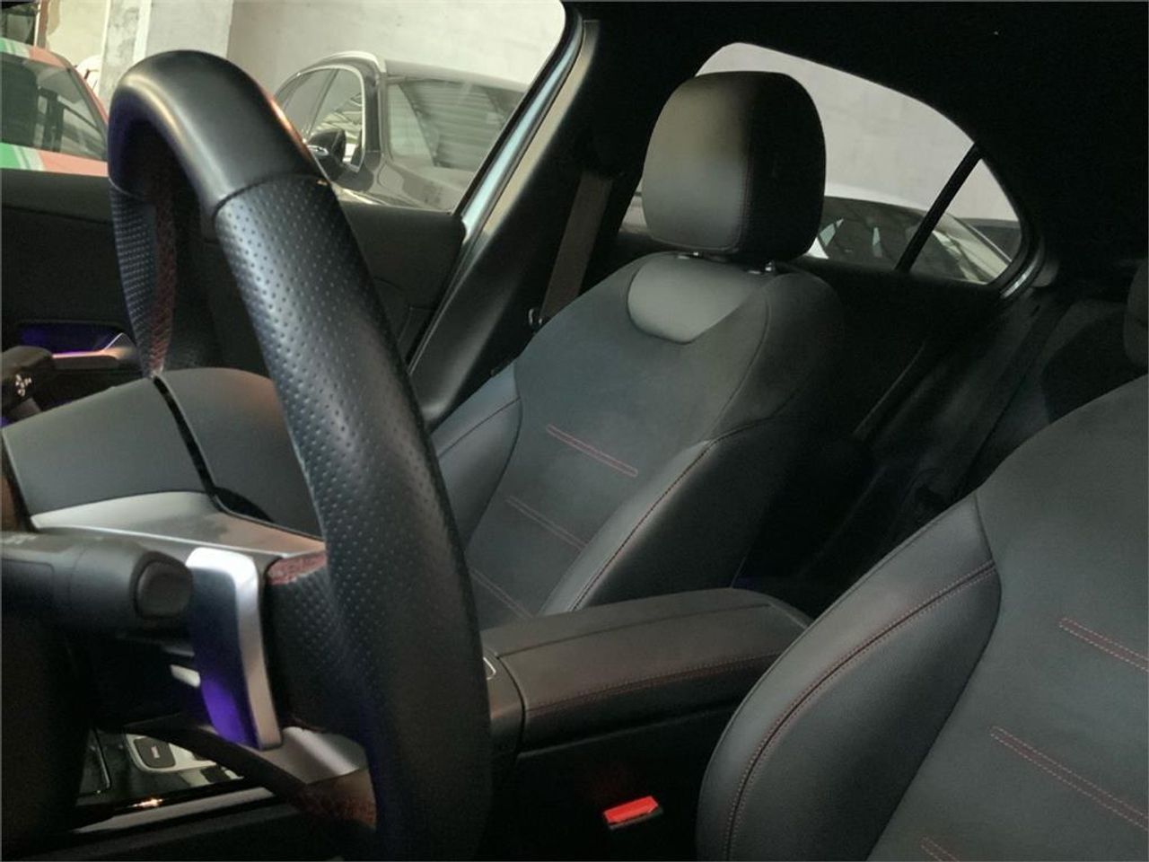 Mercedes Clase A 200 d Sedán - Foto 2