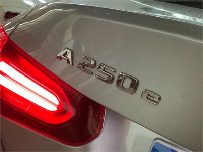 Mercedes Clase A 250 e con tecnología híbrida EQ Sedán