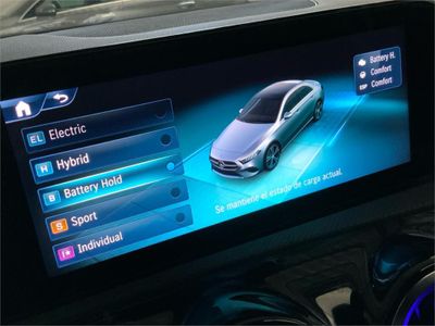 Mercedes Clase A 250 e con tecnología híbrida EQ Sedán