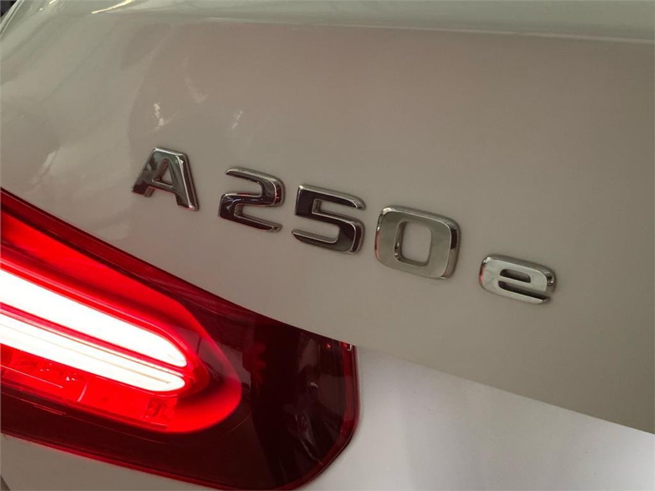 Mercedes Clase A 250 e Sedán - Foto 2