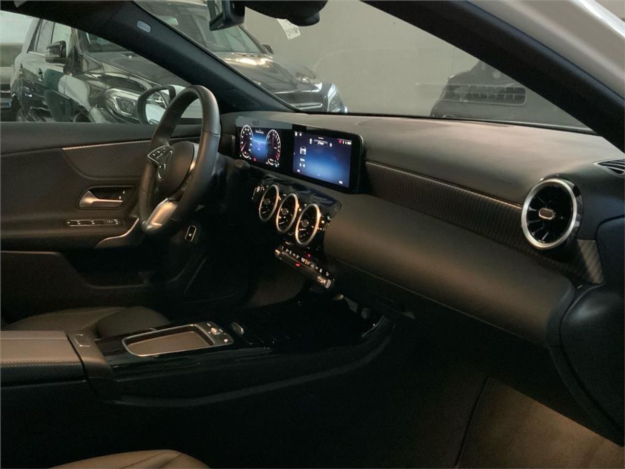 Mercedes Clase A 250 e Sedán - Foto 2