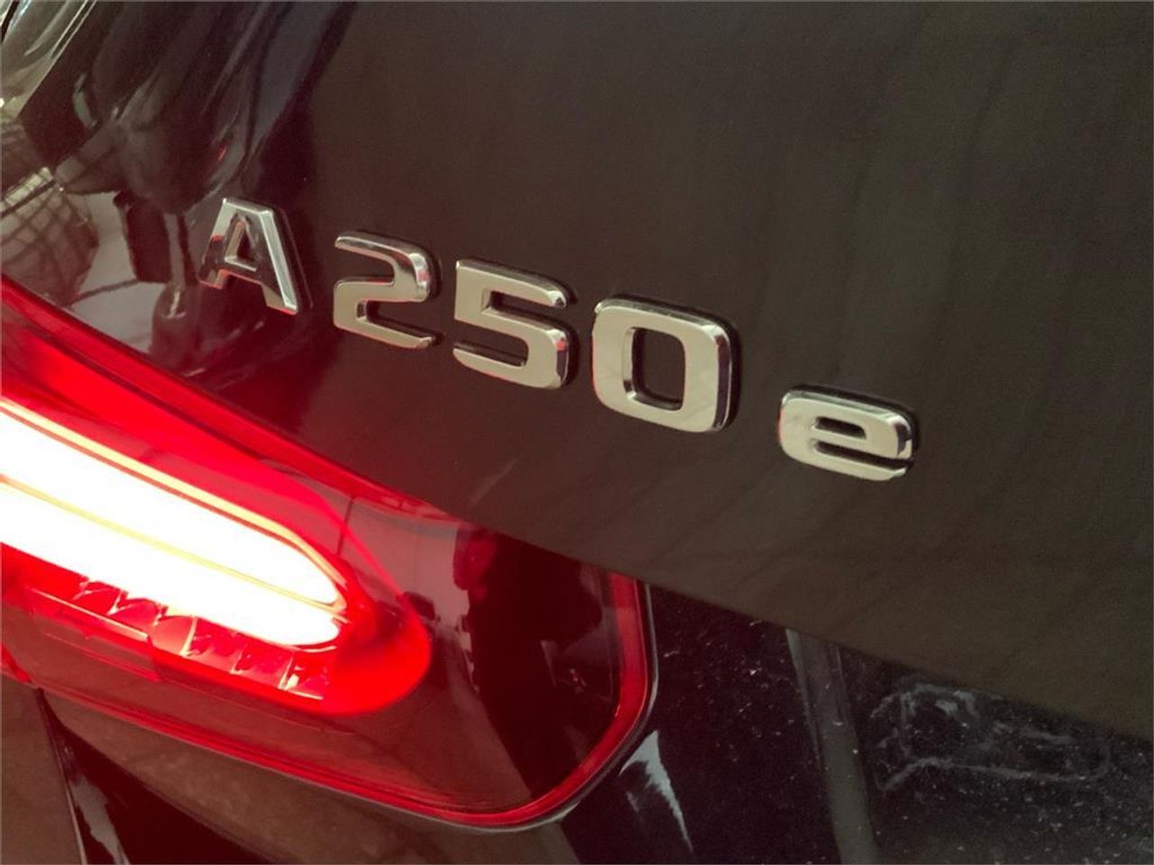 Mercedes Clase A 250 e Sedán - Foto 2