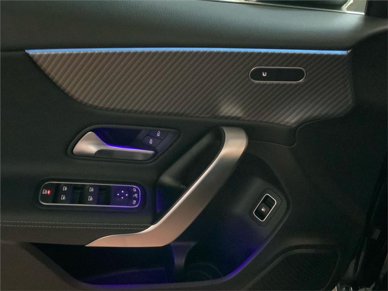 Mercedes Clase A 250 e Sedán - Foto 2