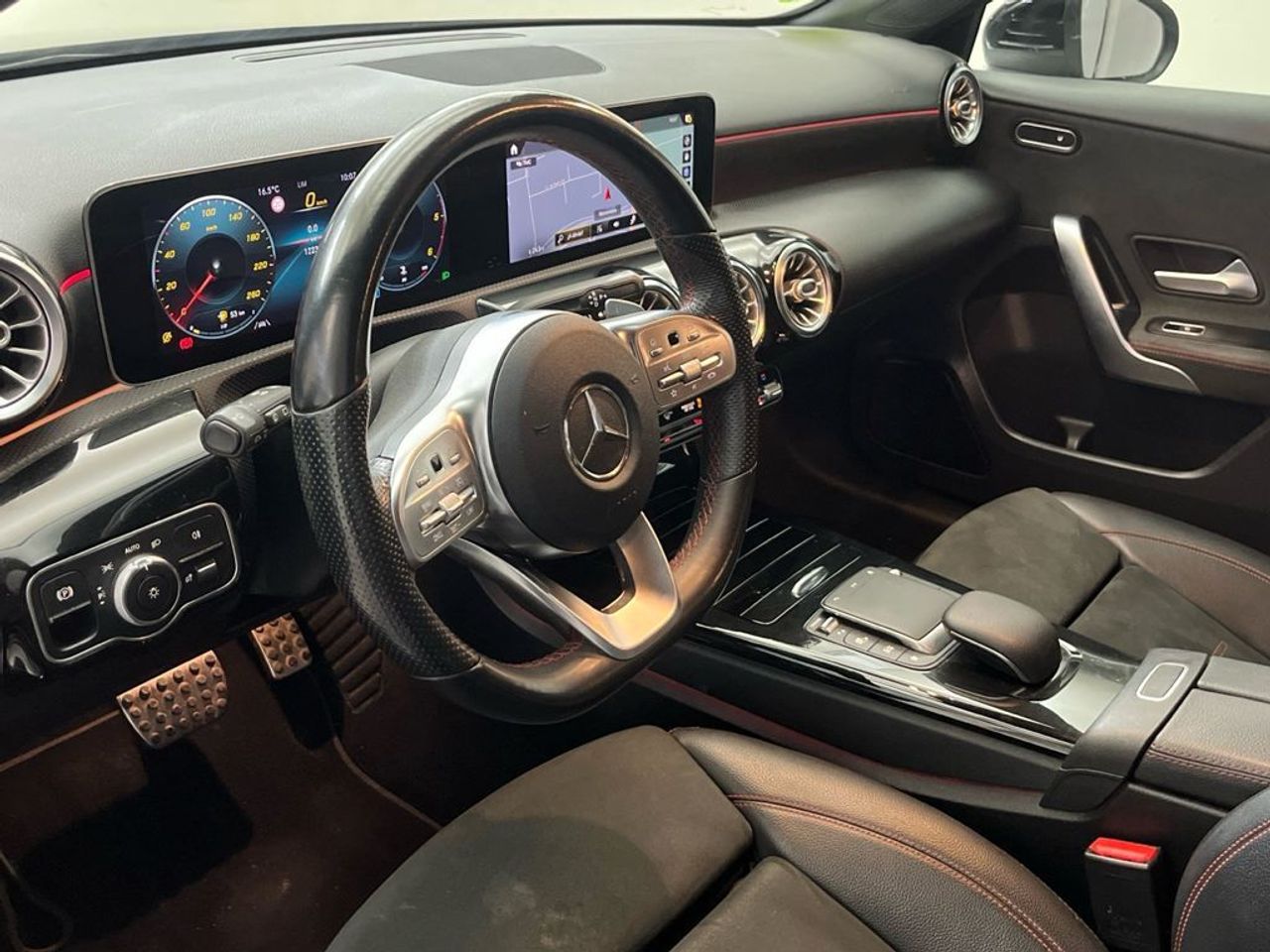 Mercedes Clase A 200 d AMG Line (EURO 6d) - Foto 2