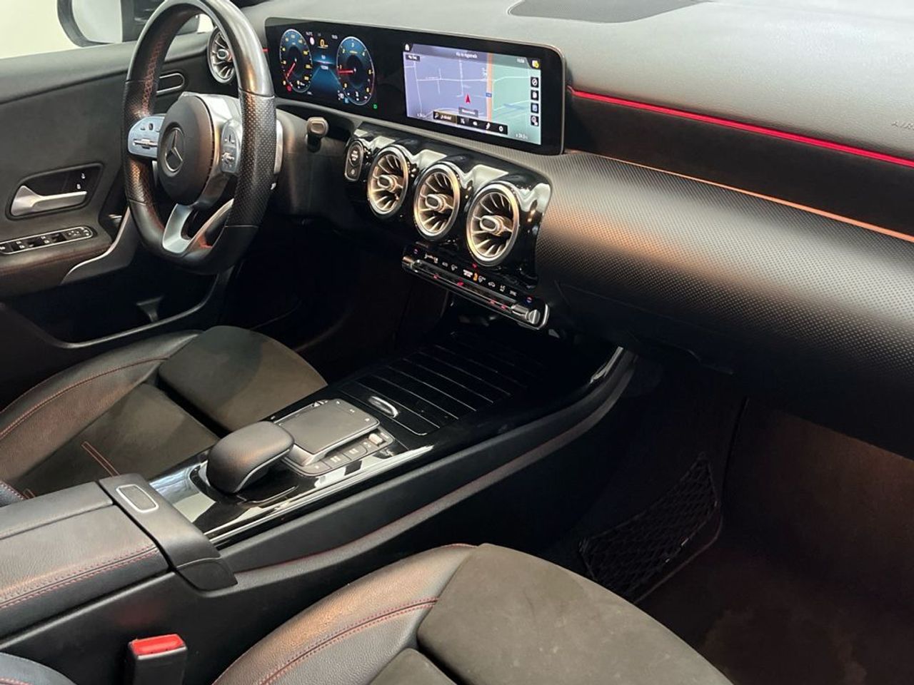 Mercedes Clase A 200 d AMG Line (EURO 6d) - Foto 2