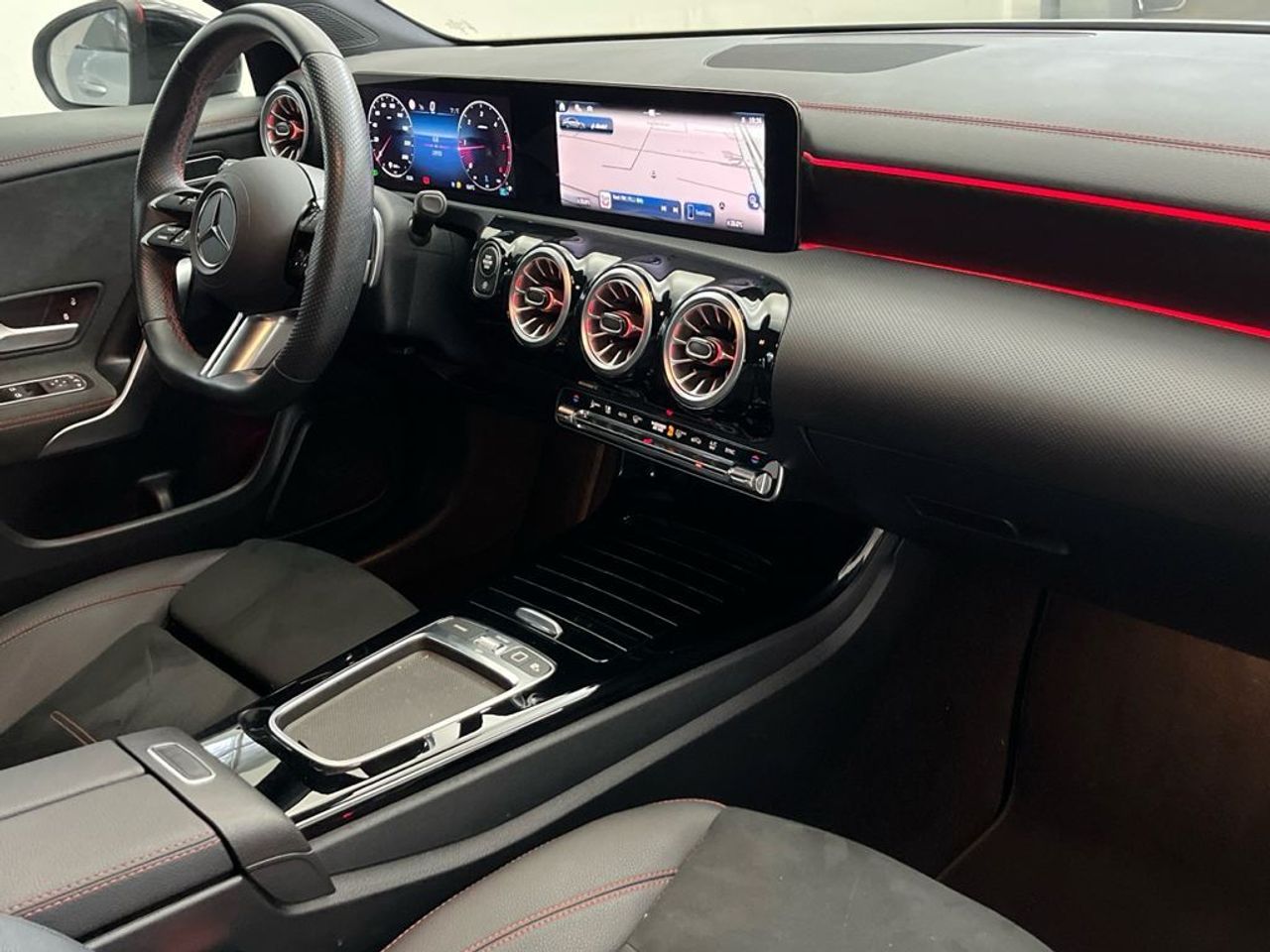 Mercedes CLA 220 d Coupé - Foto 2