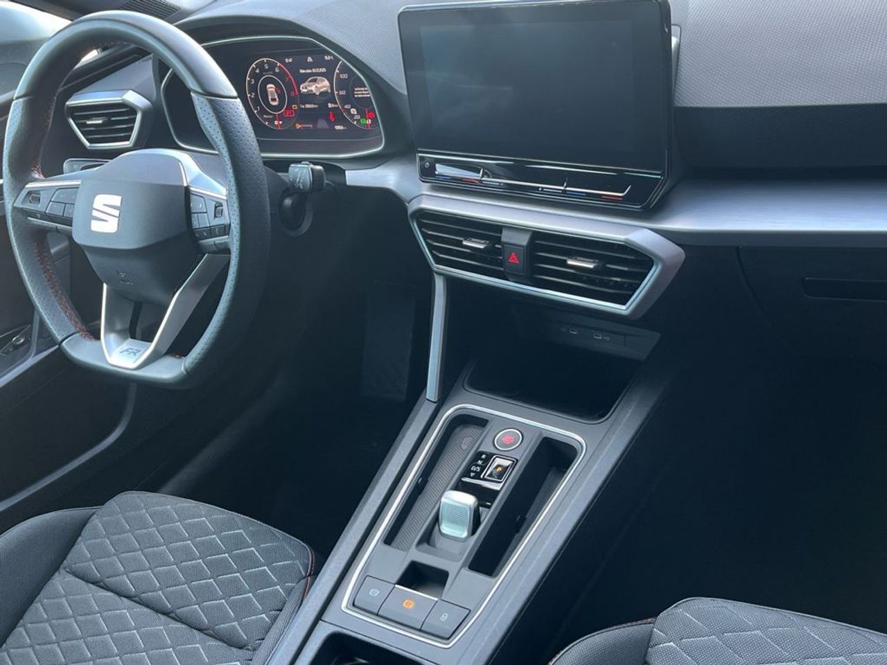 Seat Leon Leon MHEV FR Special Edition Vision 2023 - Foto 2