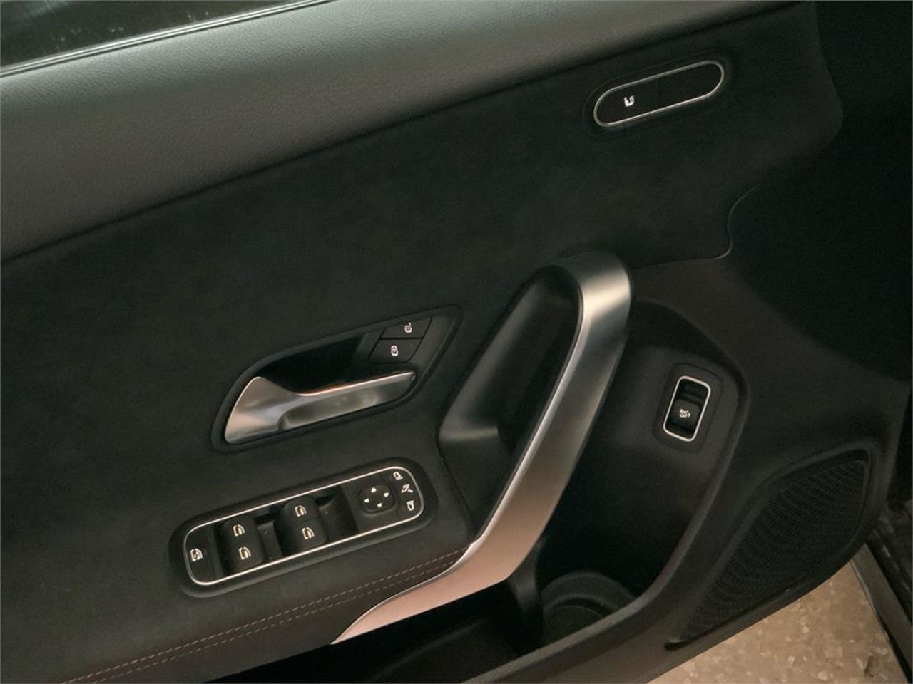 Mercedes Clase A Sedán A 180 - Foto 2