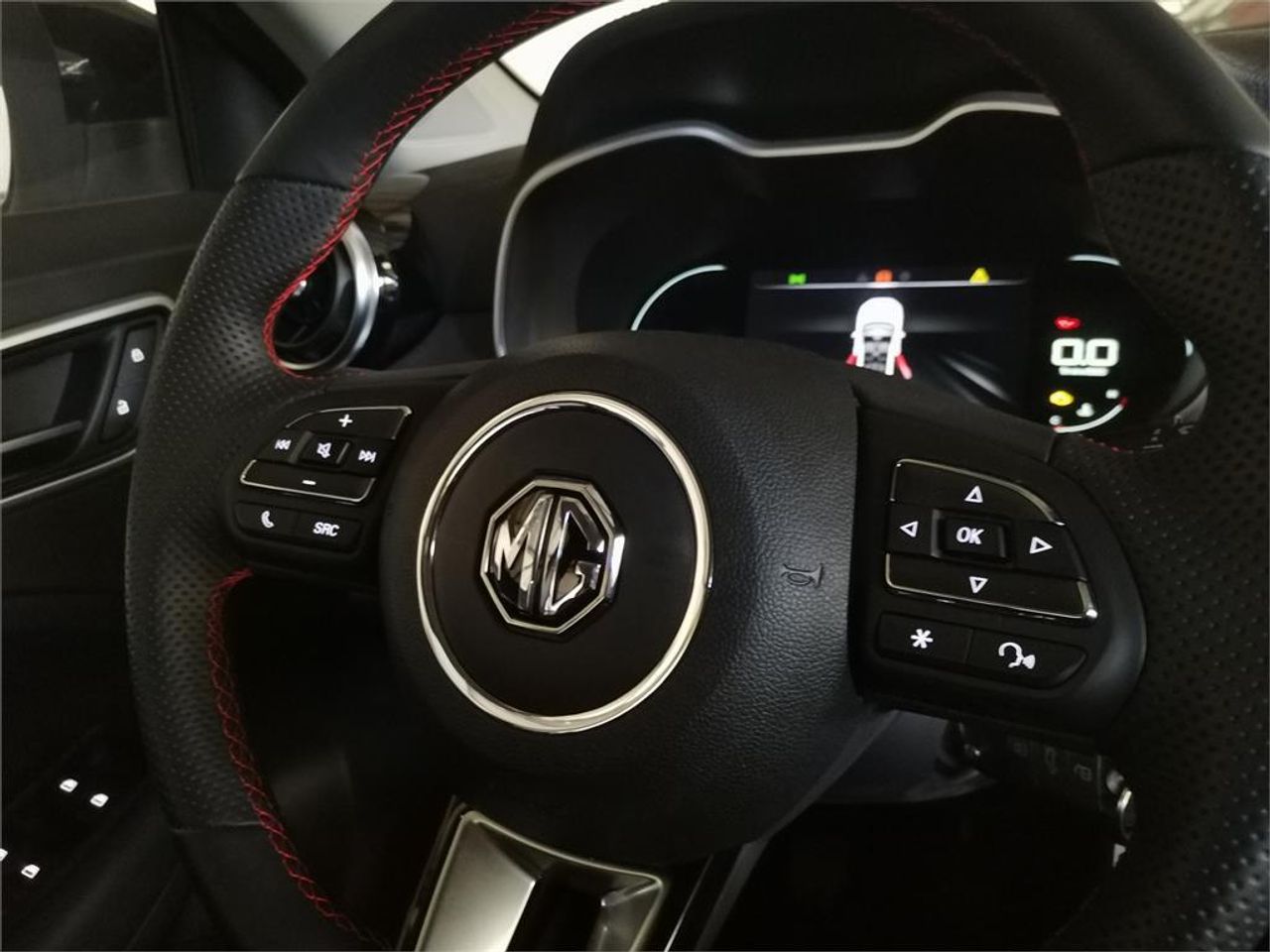 MG ZS 1.5 Luxury - Foto 2