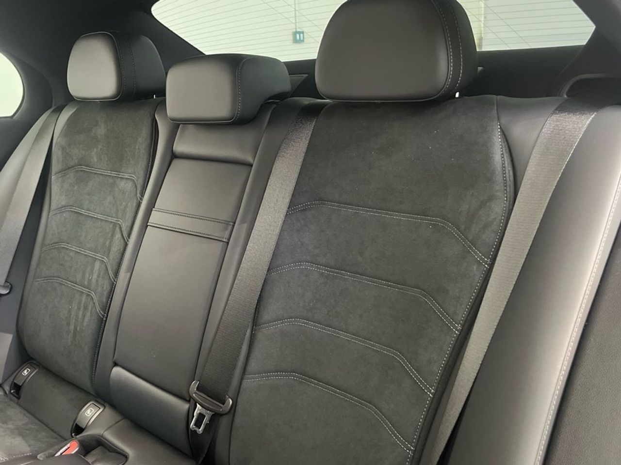 Mercedes Clase E 300 de berlina con tecnología híbrida EQ - Foto 2