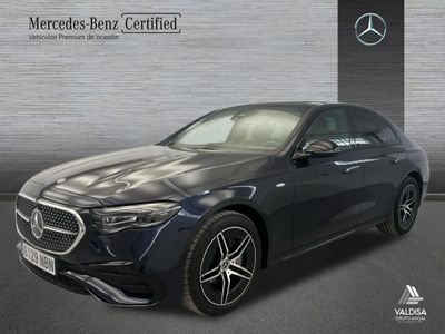 Mercedes Clase E 300 de berlina con tecnología híbrida EQ