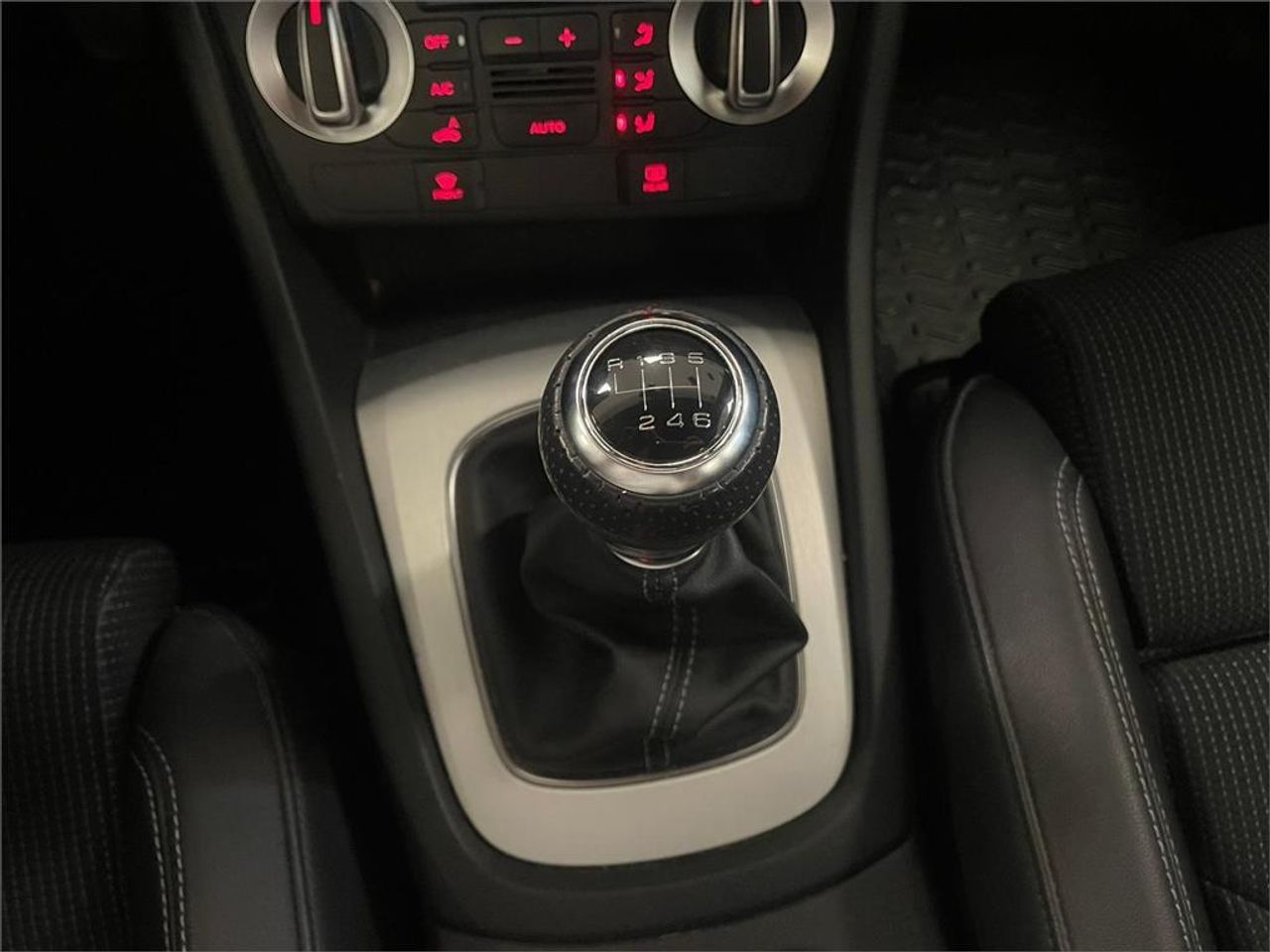 Audi Q3 2.0 TDI 140cv quattro Ambiente - Foto 2