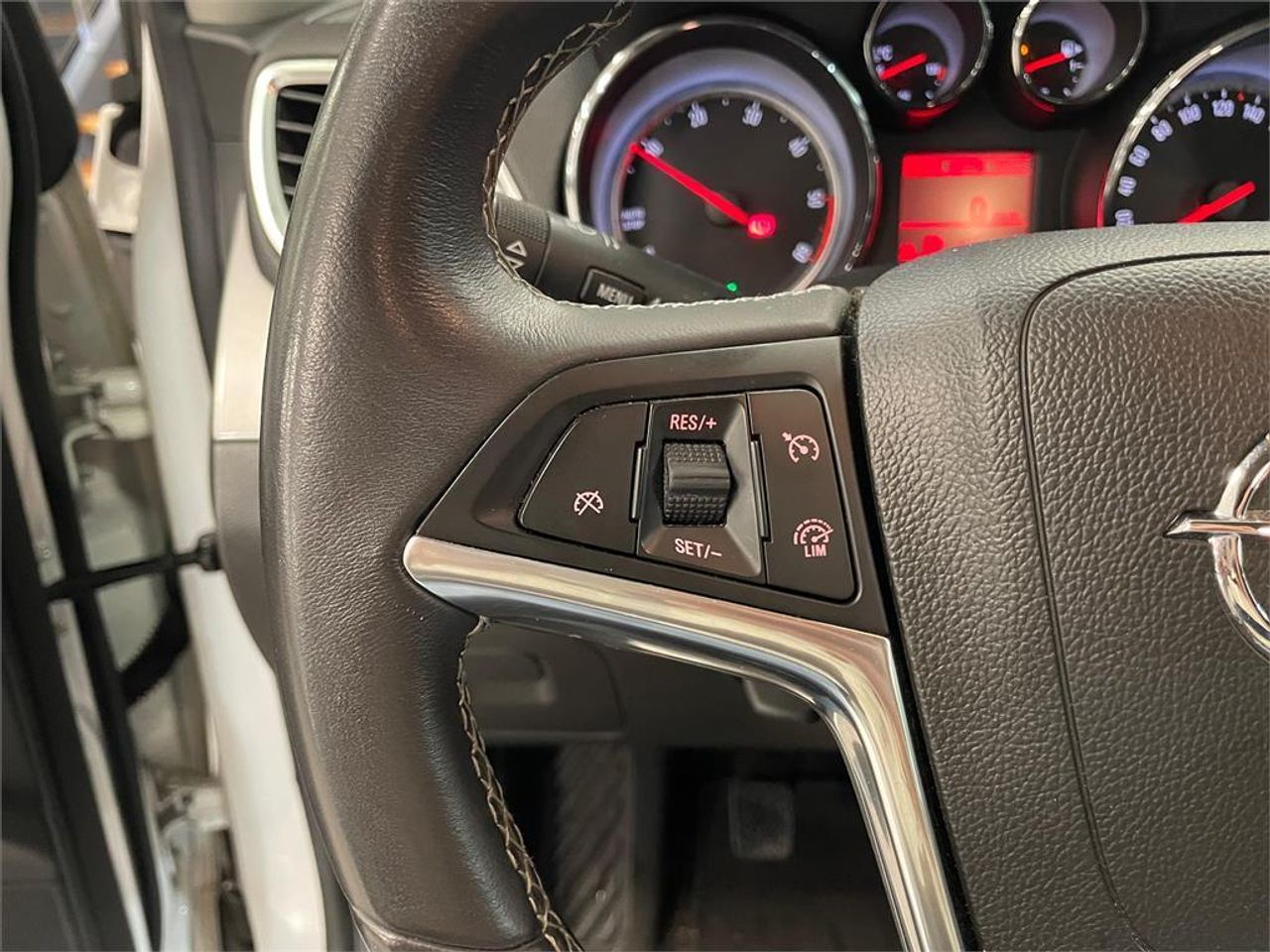 Opel Mokka 1.6 CDTi 4X2 S&S Crosscity - Foto 2