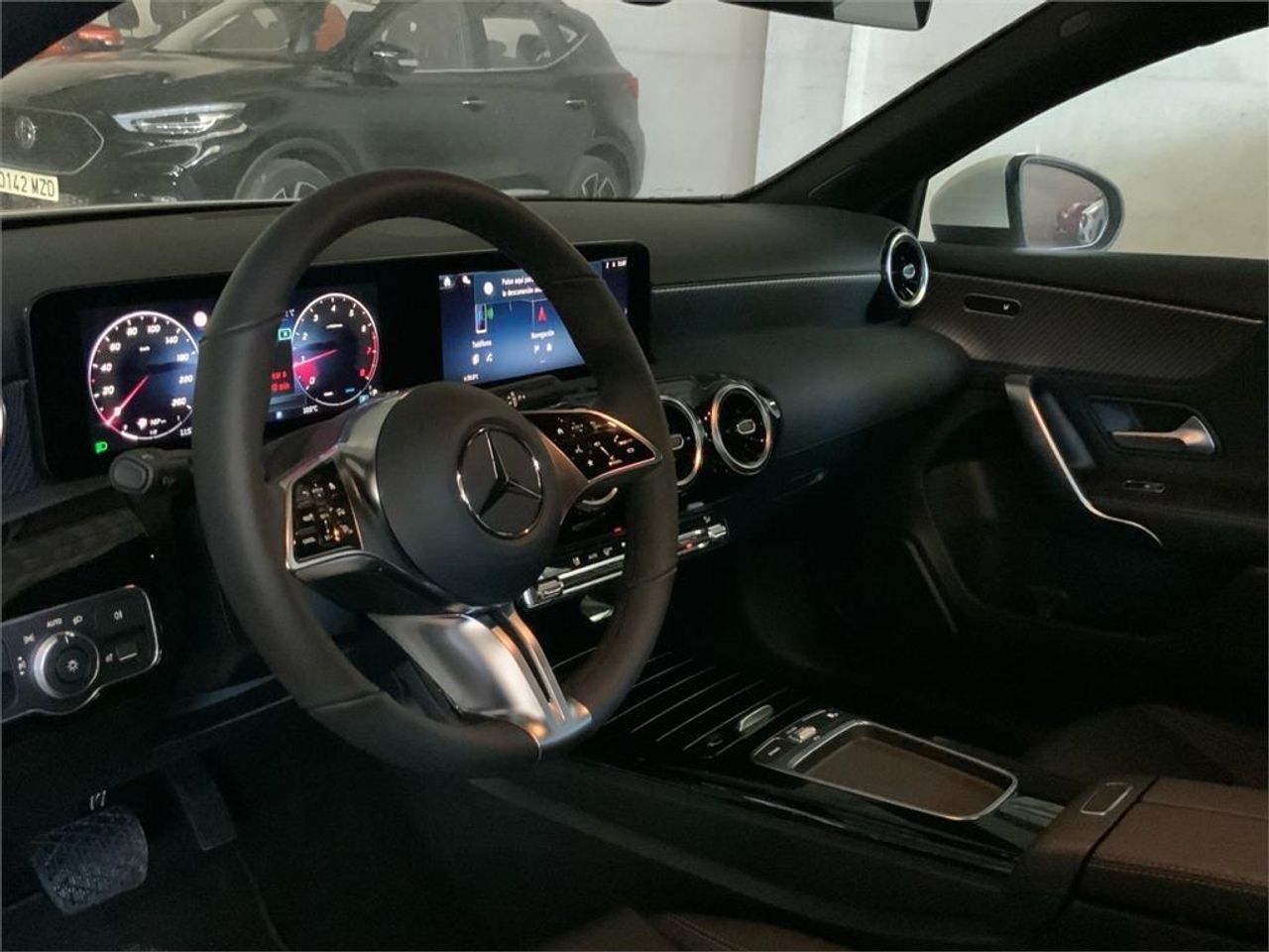 Mercedes Clase A 180 Sedán - Foto 2