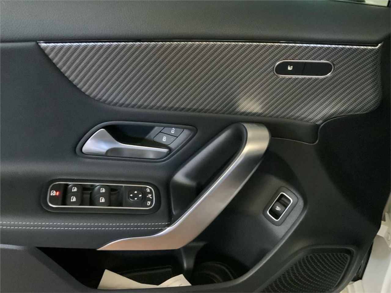 Mercedes Clase A 180 Sedán - Foto 2
