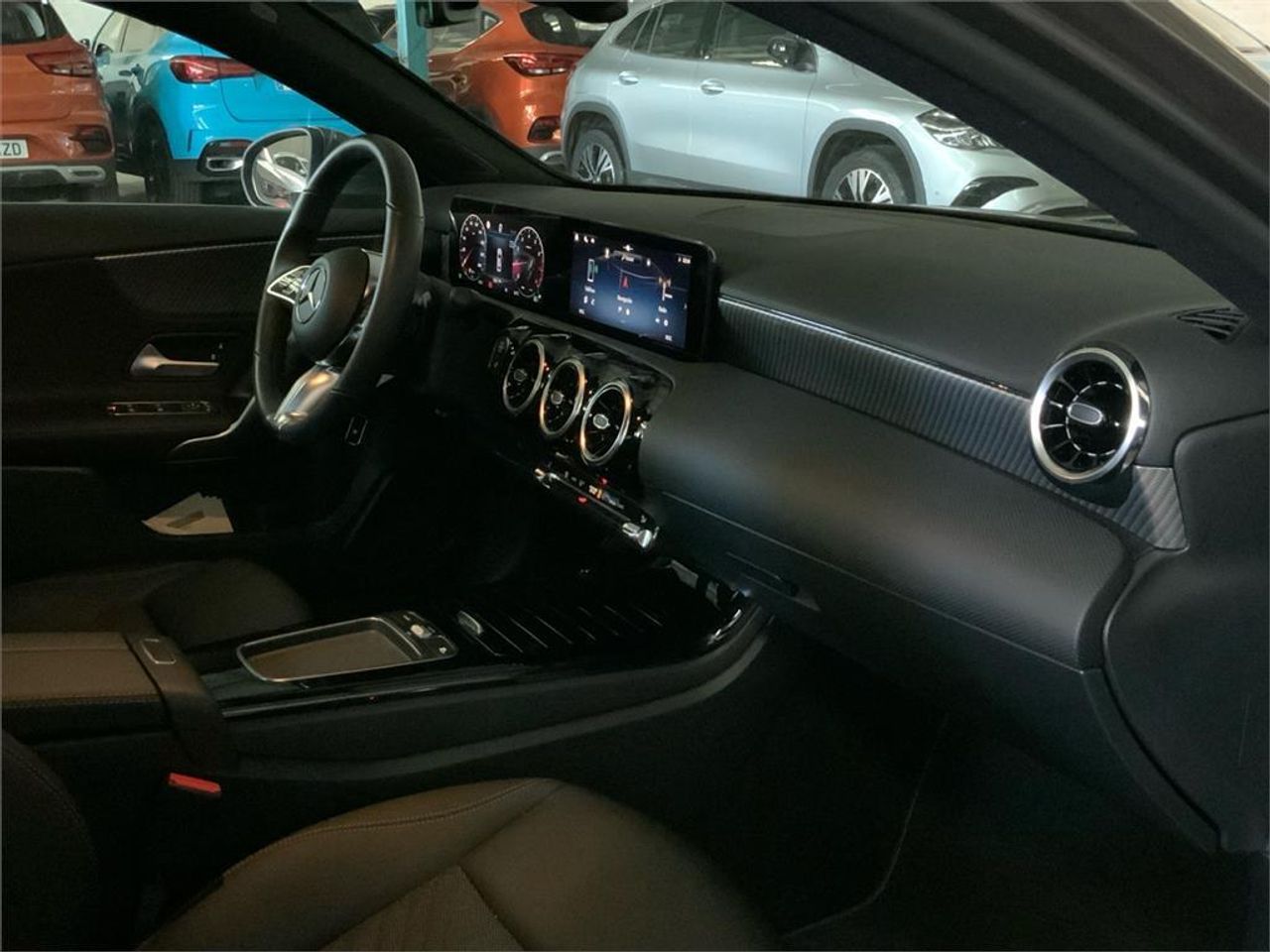 Mercedes Clase A 180 Sedán - Foto 2