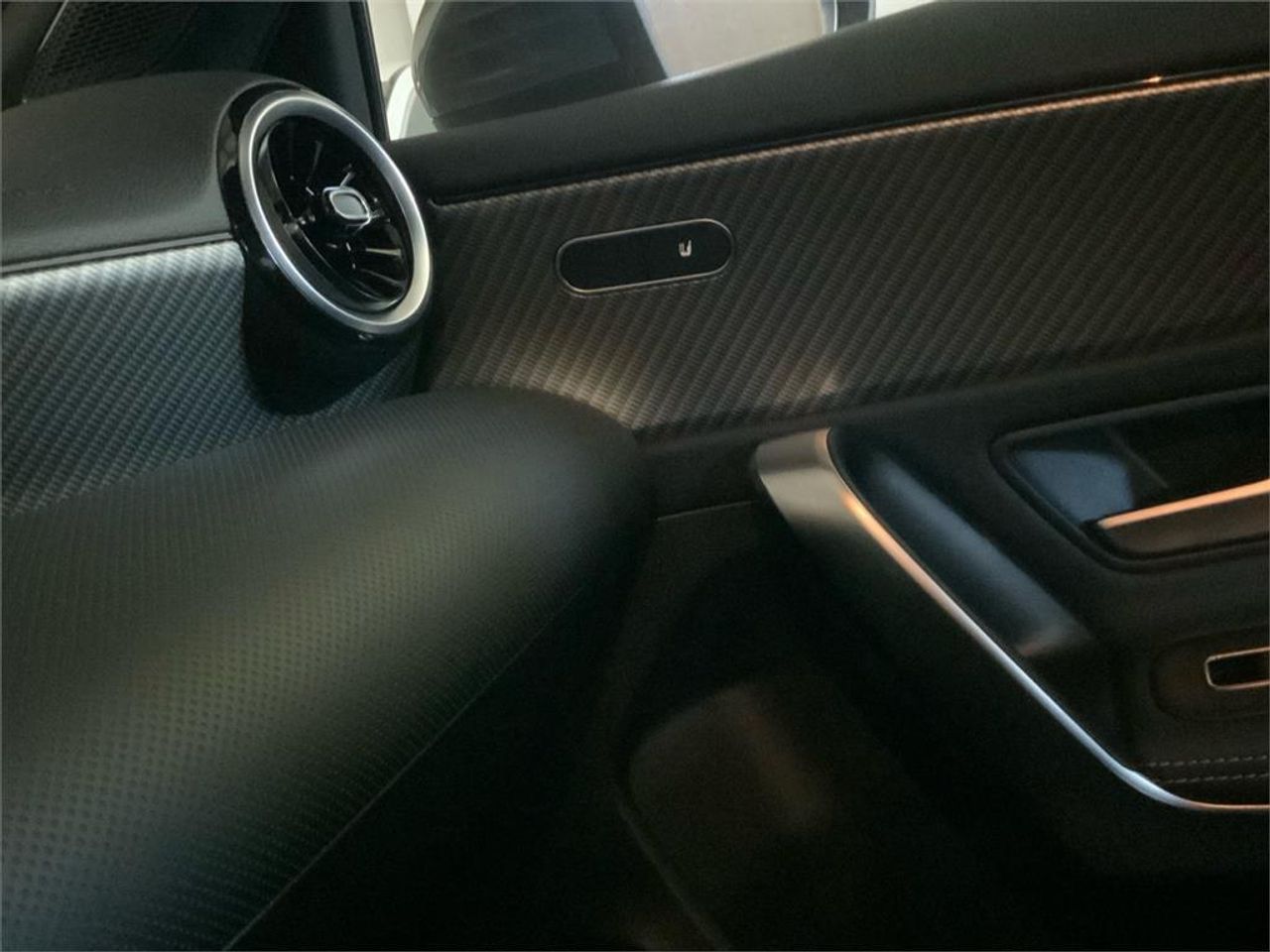 Mercedes Clase A 180 Sedán - Foto 2