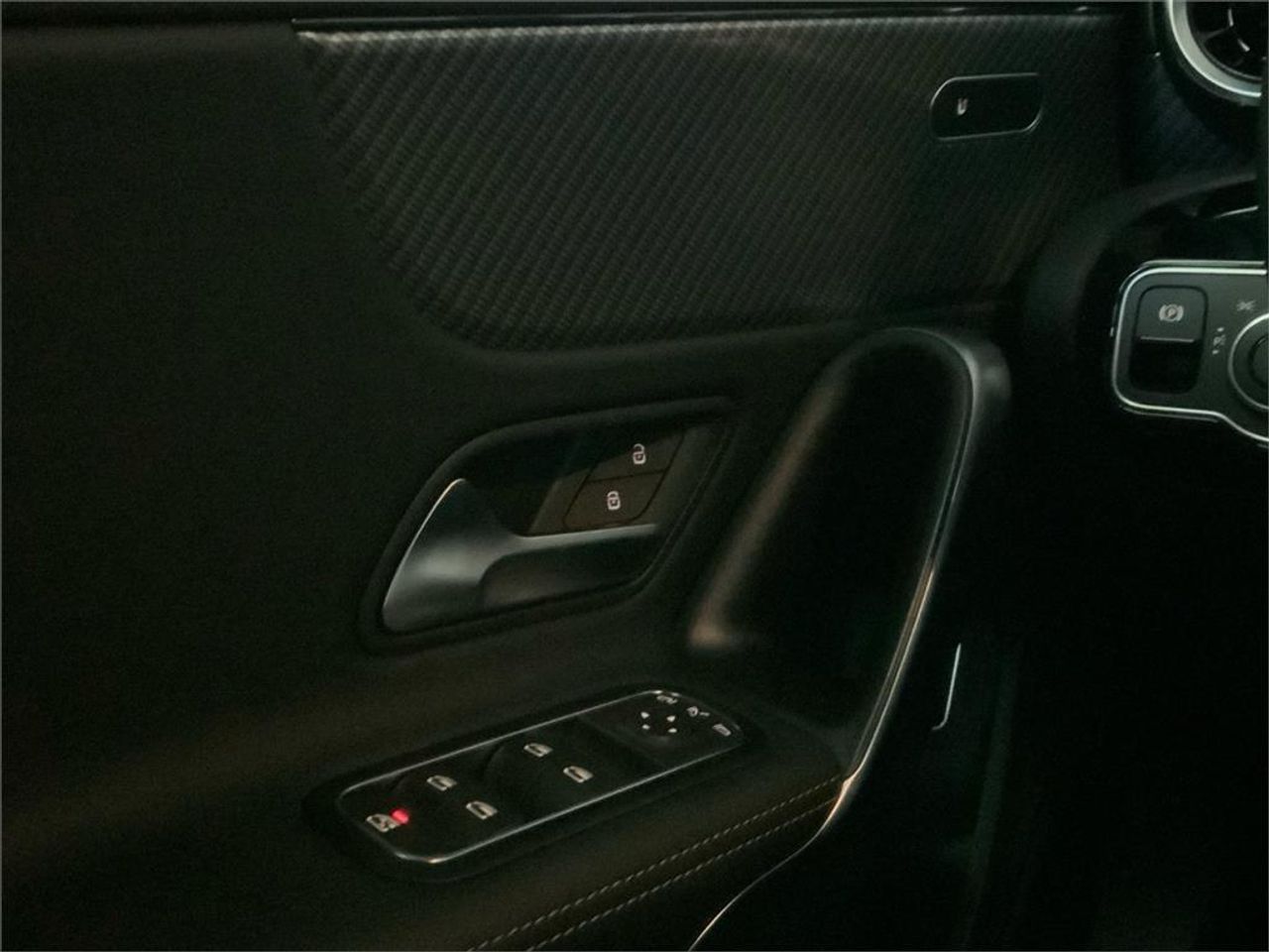 Mercedes Clase A 180 Sedán - Foto 2