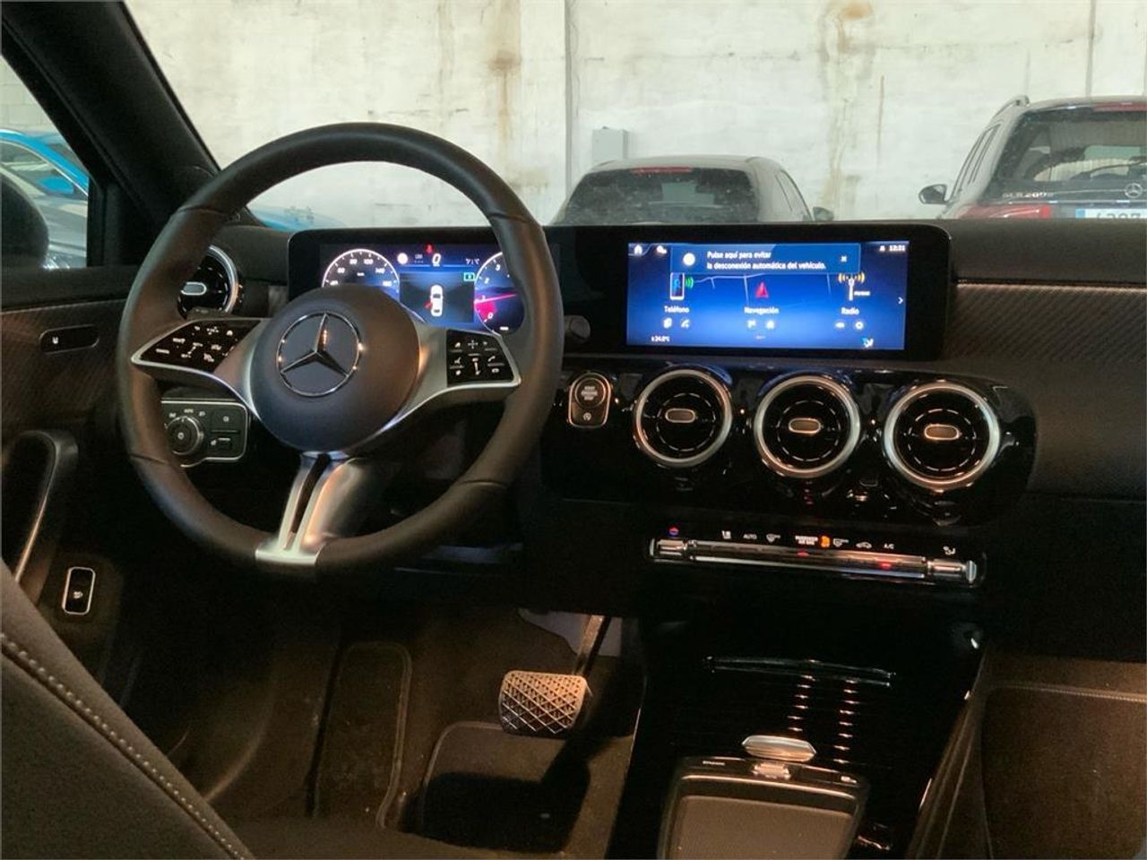 Mercedes Clase A 180 Sedán - Foto 2