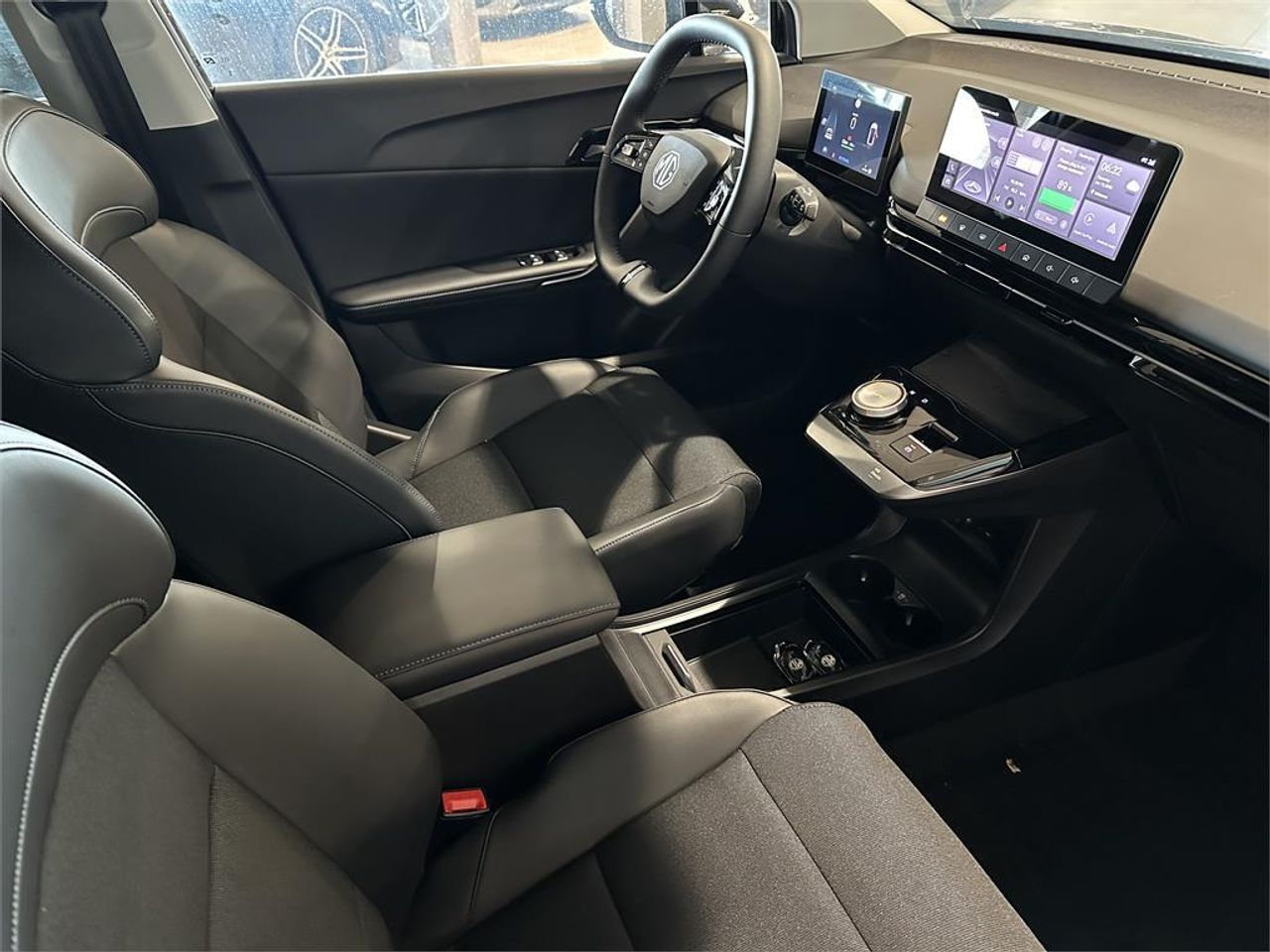 MG MG4 64kWh Luxury - Foto 2