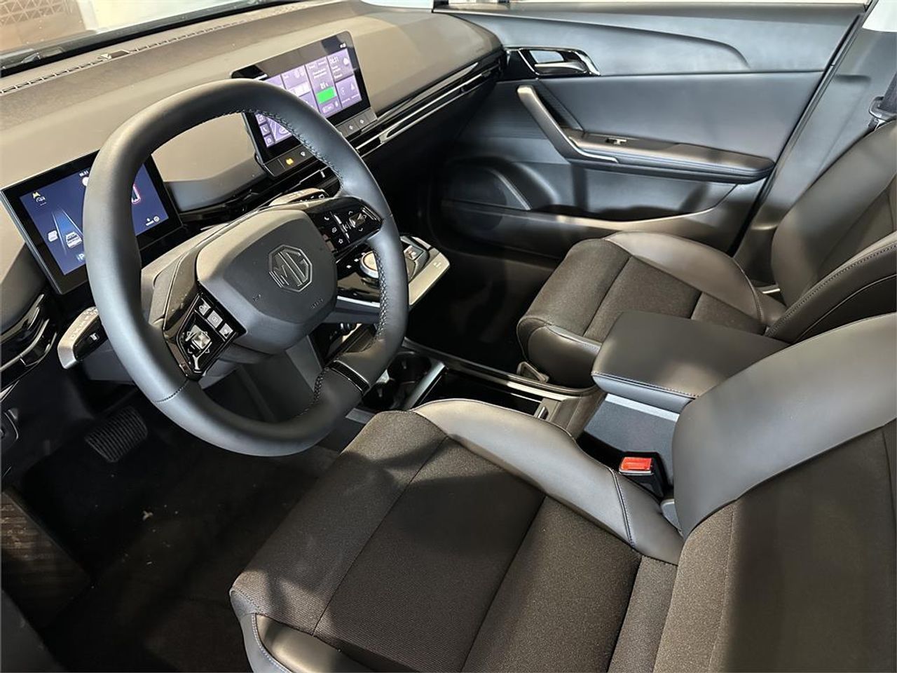 MG MG4 64kWh Luxury - Foto 2