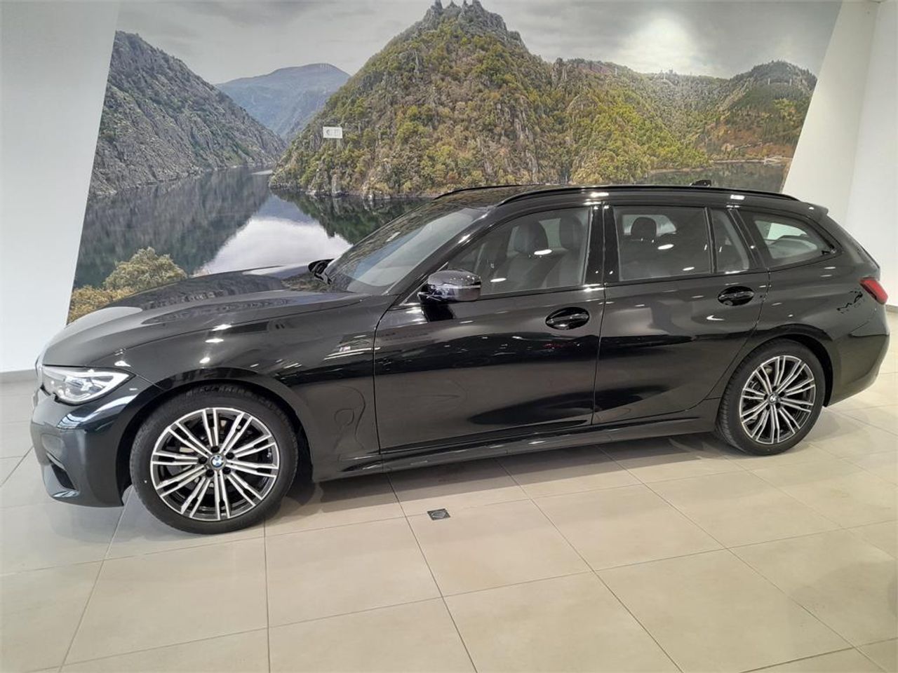 BMW Serie 3 320d Auto.Touring - Foto 2