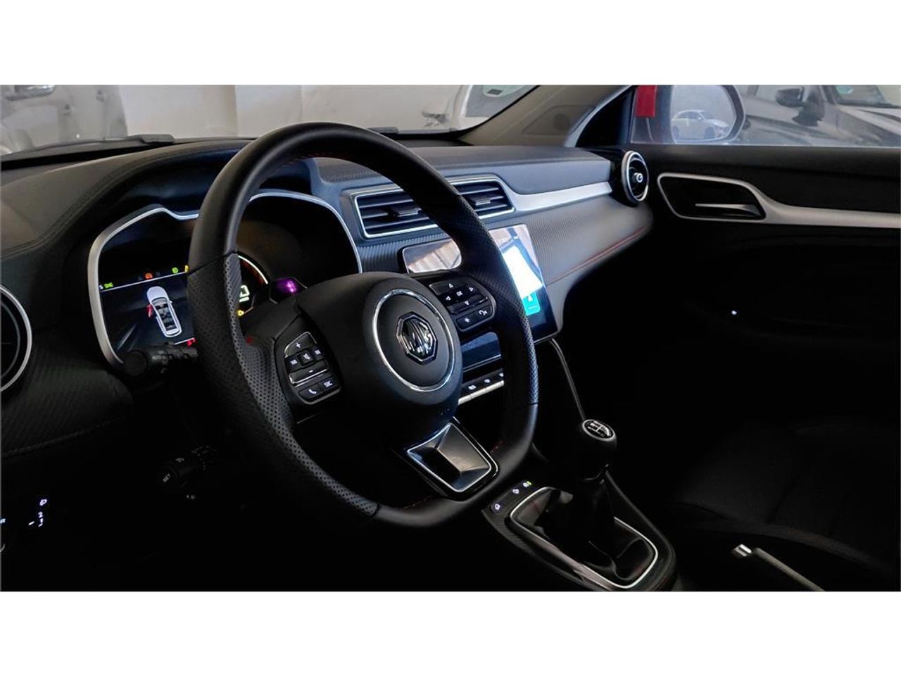 MG ZS 1.5 Luxury - Foto 2