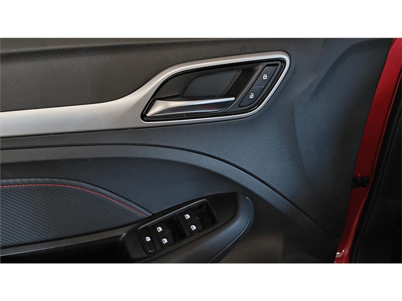 MG ZS 1.5 Luxury - Foto 2