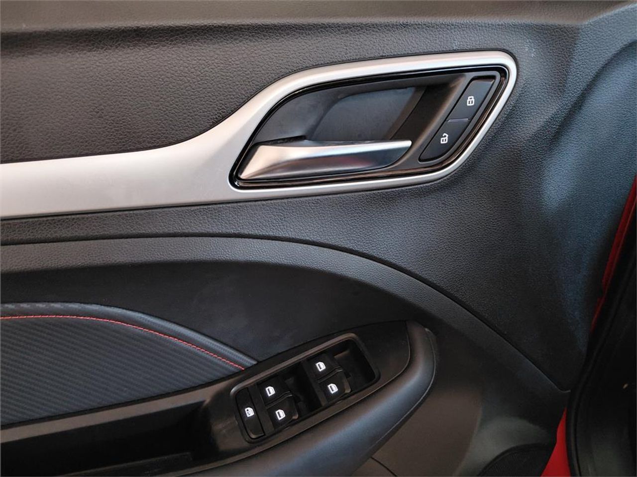 MG ZS 1.5 Luxury - Foto 2