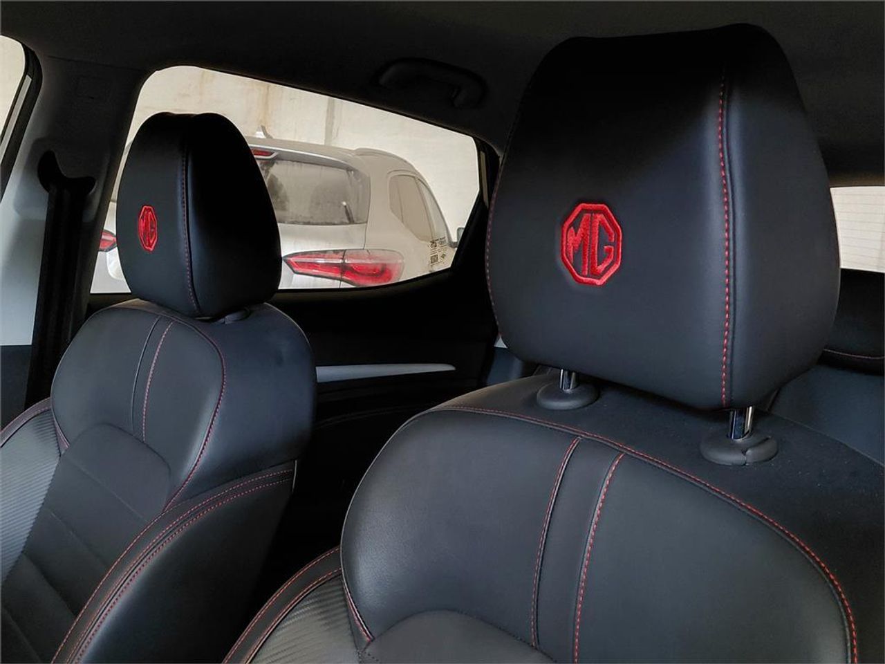 MG ZS 1.5 Luxury - Foto 2