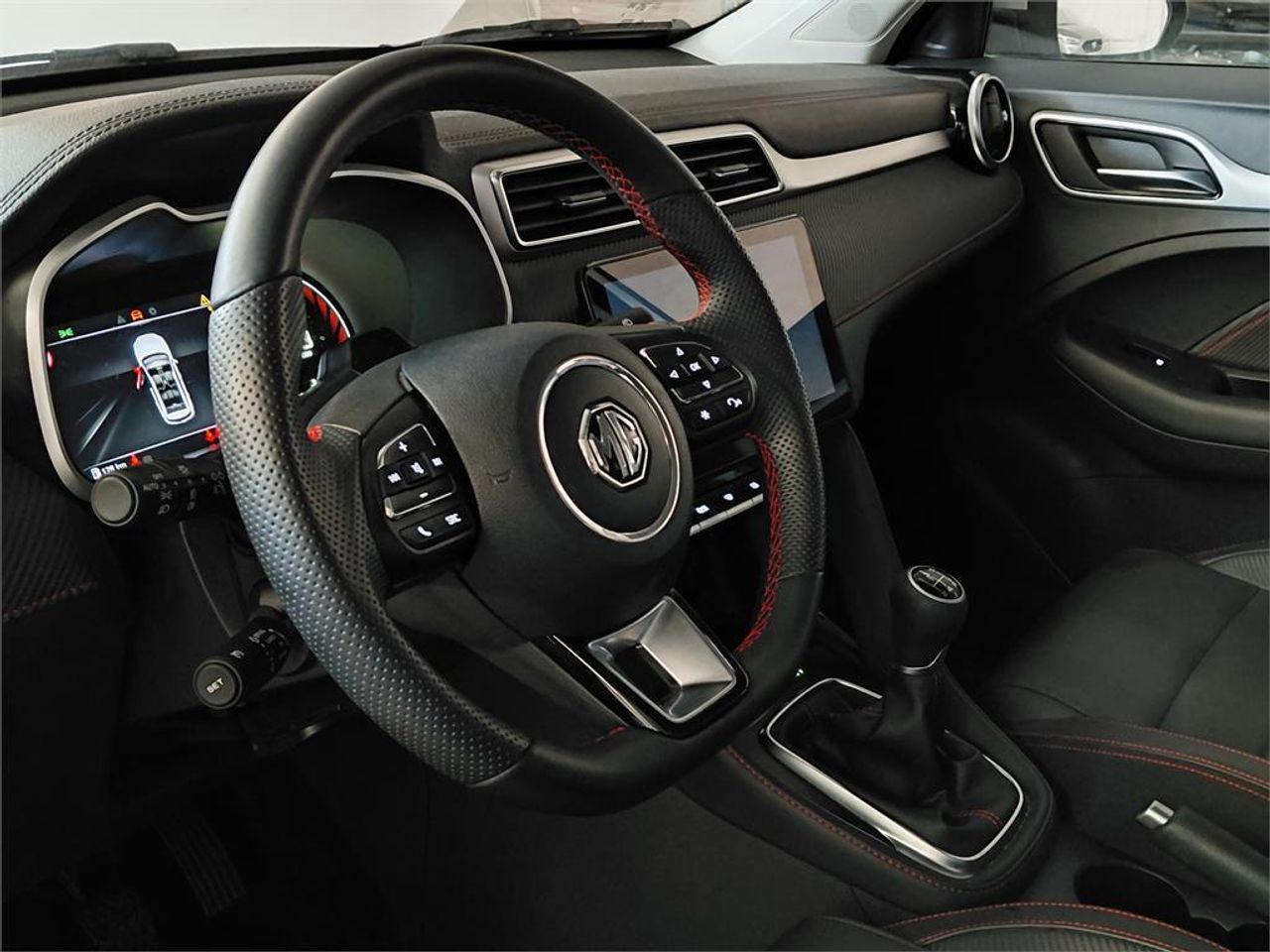 MG ZS 1.5 Luxury - Foto 2