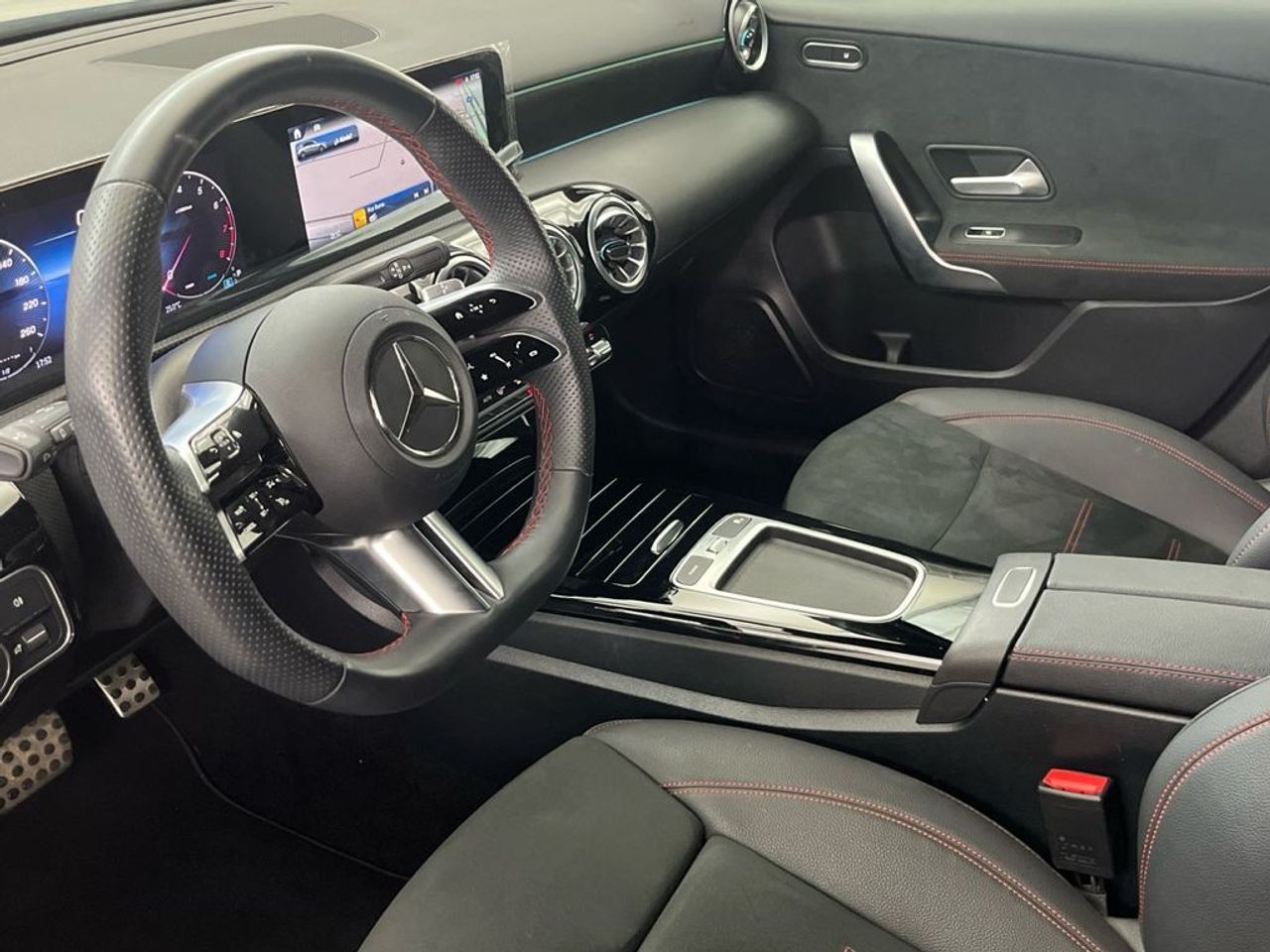 Mercedes Clase A 180 AMG Line (EURO 6e) - Foto 2