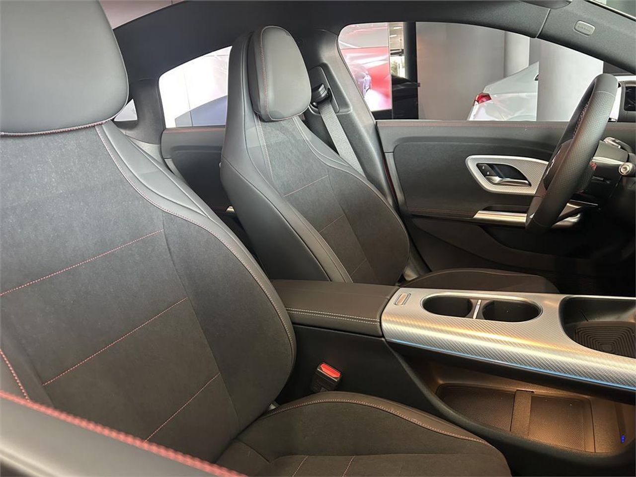 Mercedes CLA 220 con tecnología híbrida - foto 8