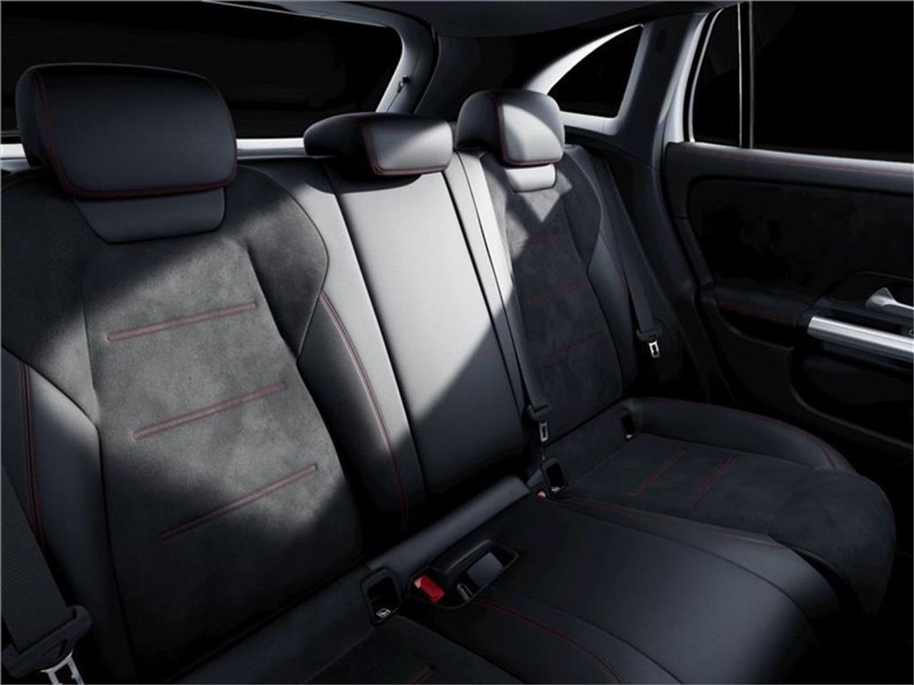 Mercedes GLA 250 e con tecnología híbrida EQ - foto 12