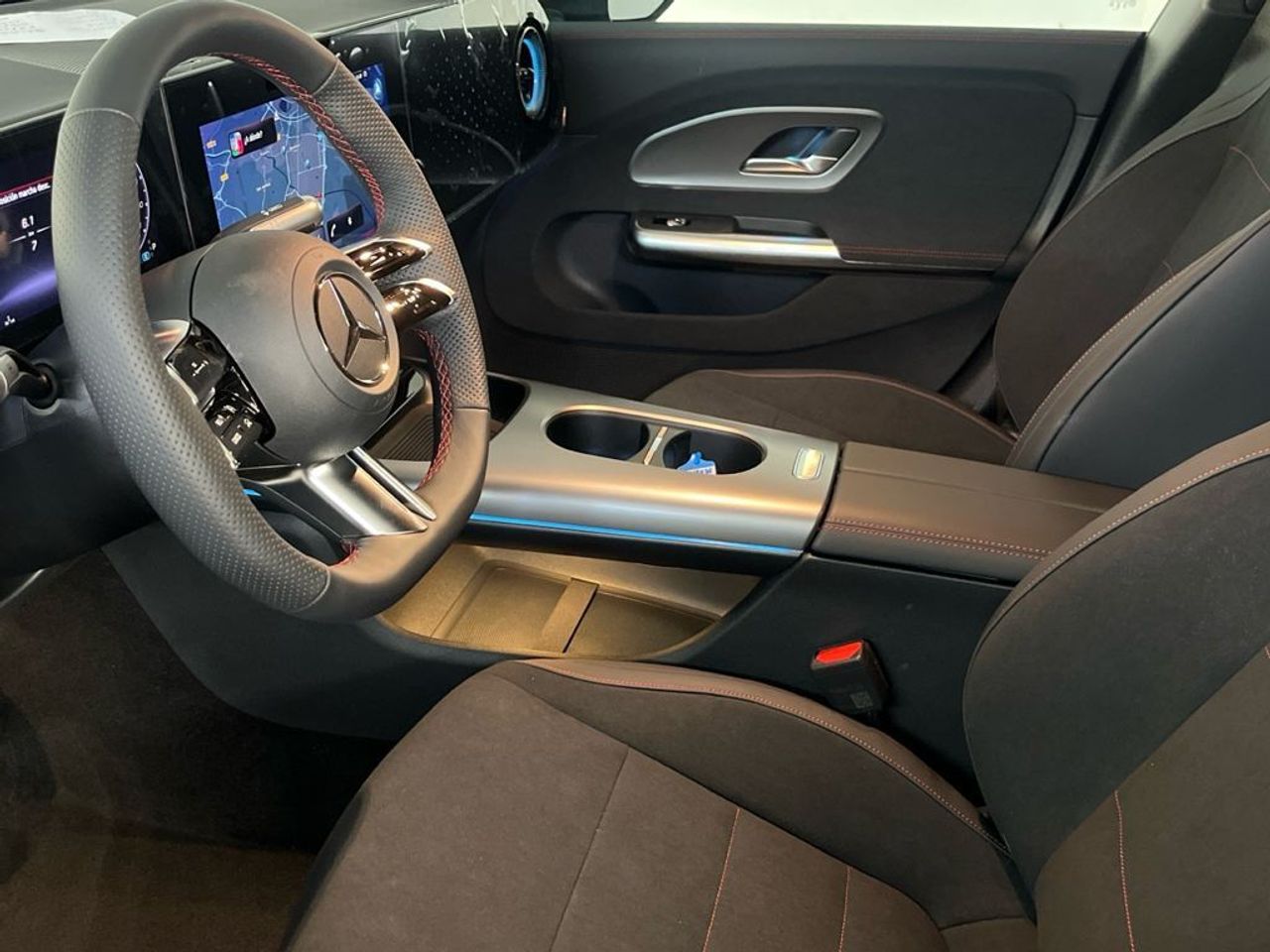 Mercedes CLA 250+ con tecnología EQ - foto 6