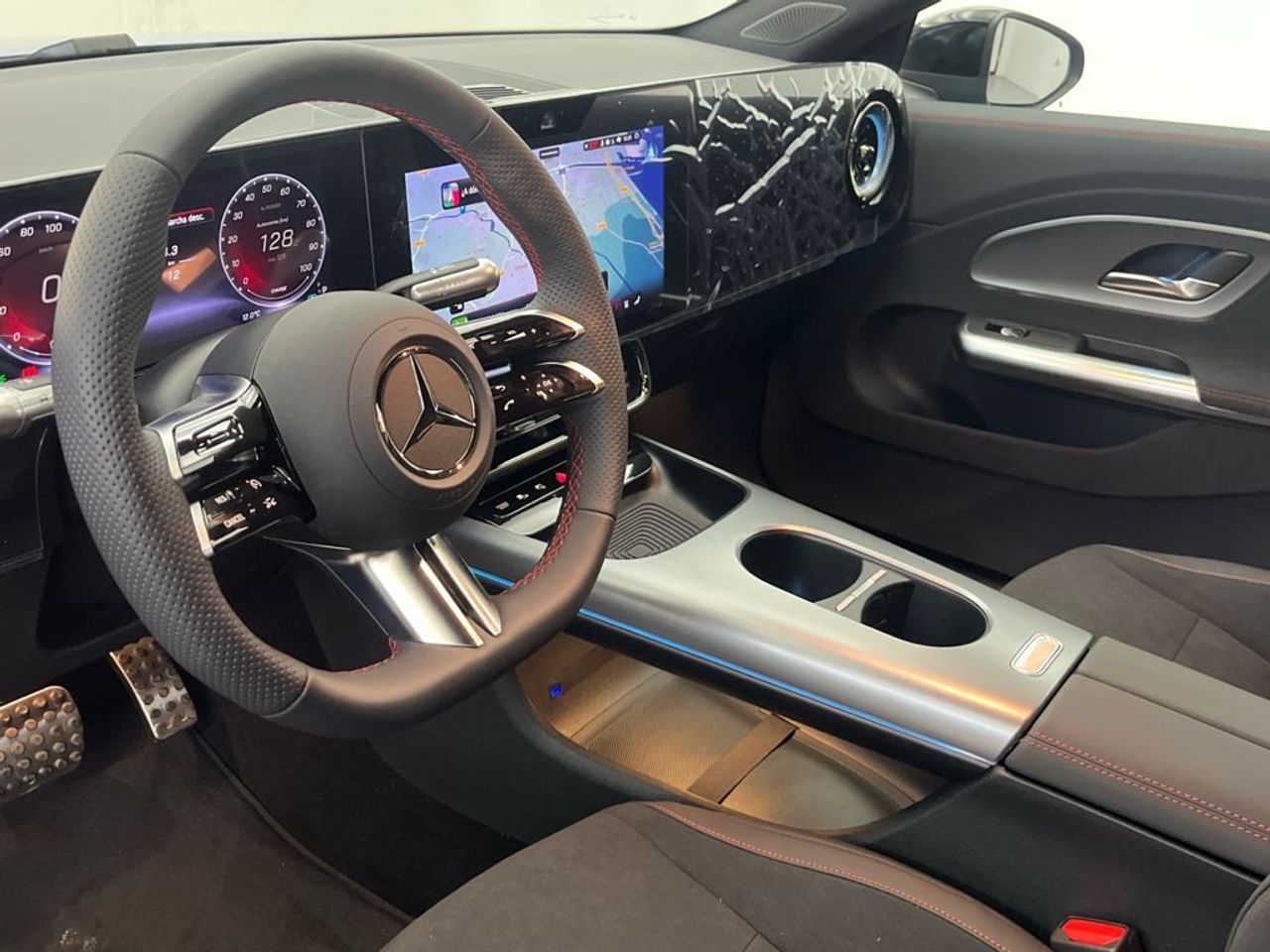 Mercedes CLA 250+ con tecnología EQ - foto 6