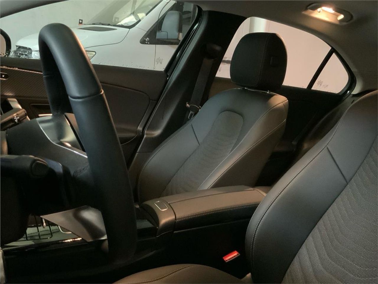 Mercedes Clase A 250 e Sedán - foto 9