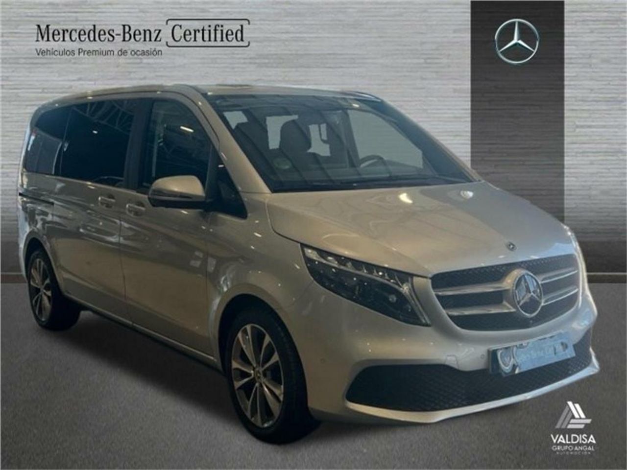 foto de mercedes clase v 2023 de segunda mano