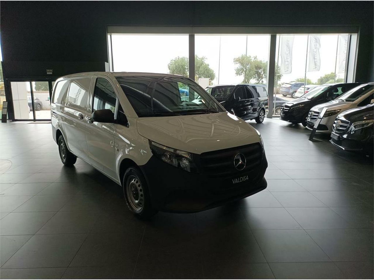 Mercedes benz vito  de segunda mano - Mercedes Vito 110CDI 75kW furgón Pro larga