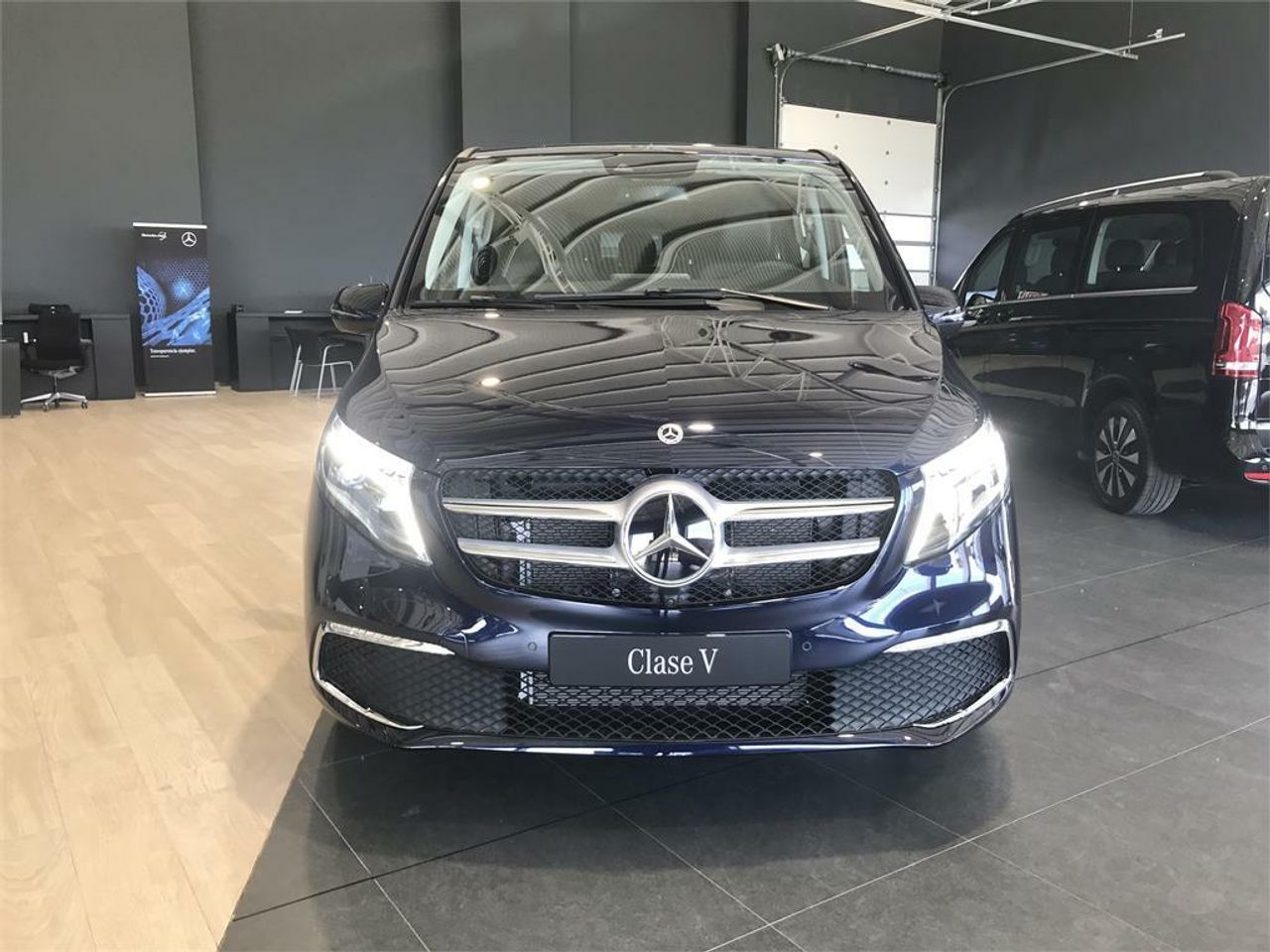 mercedes clase v 220 d avantgarde largo foto grande (2)
